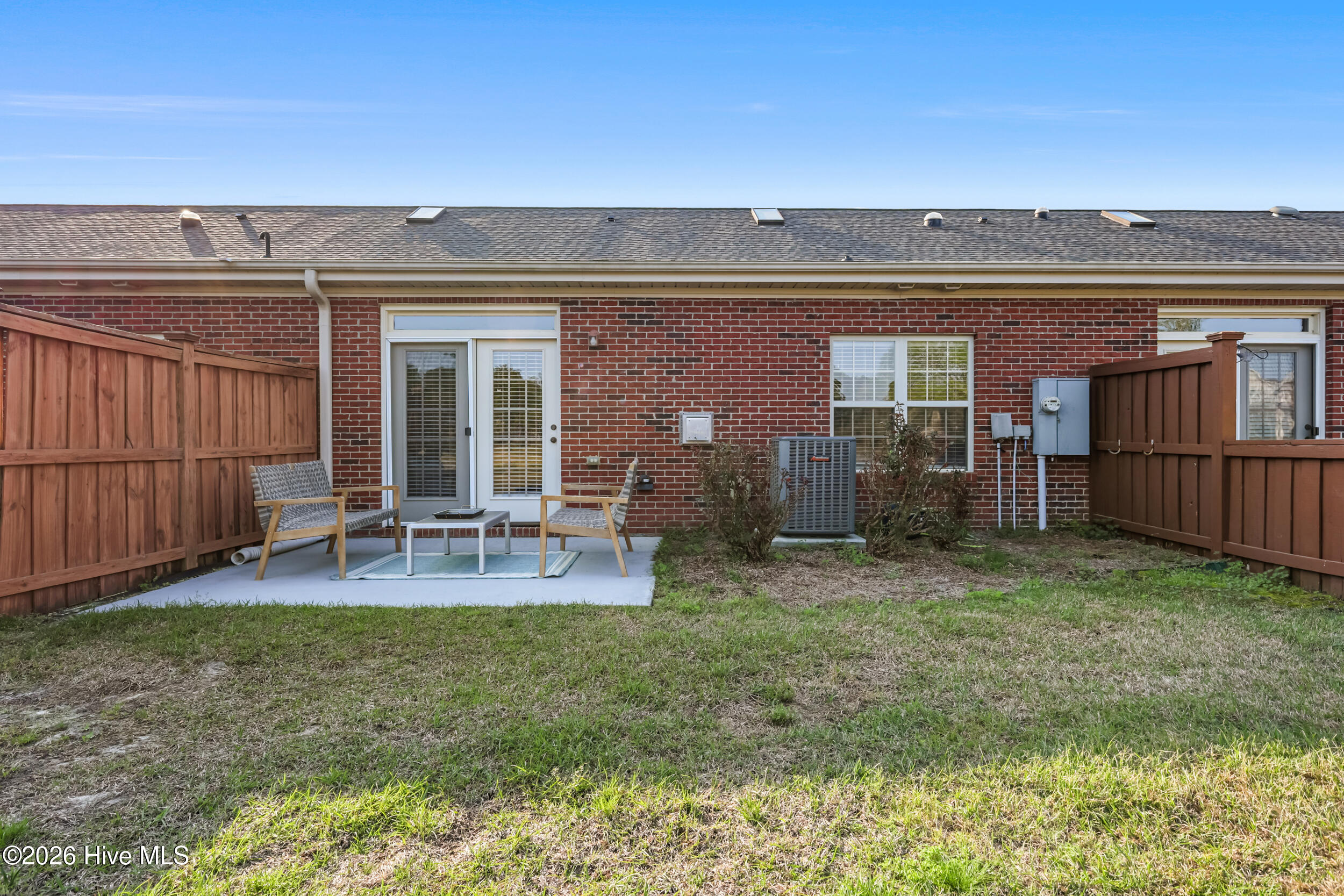 100552325 | Photo 56