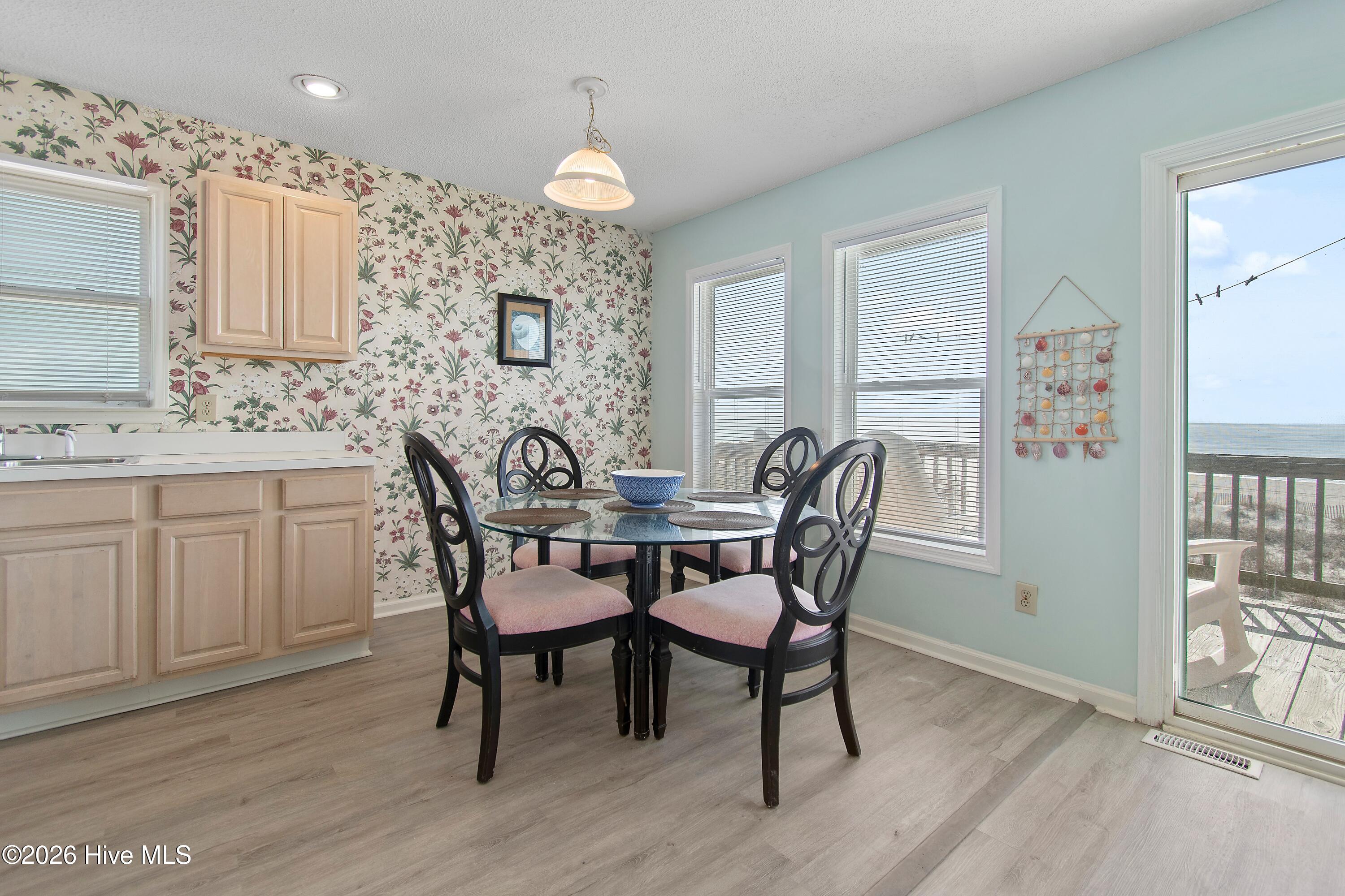 100558729 | Photo 31