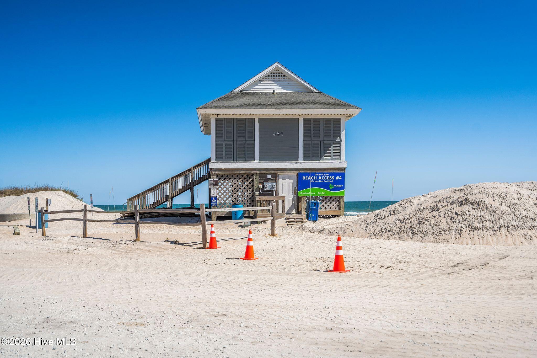 100560108 | Photo 56