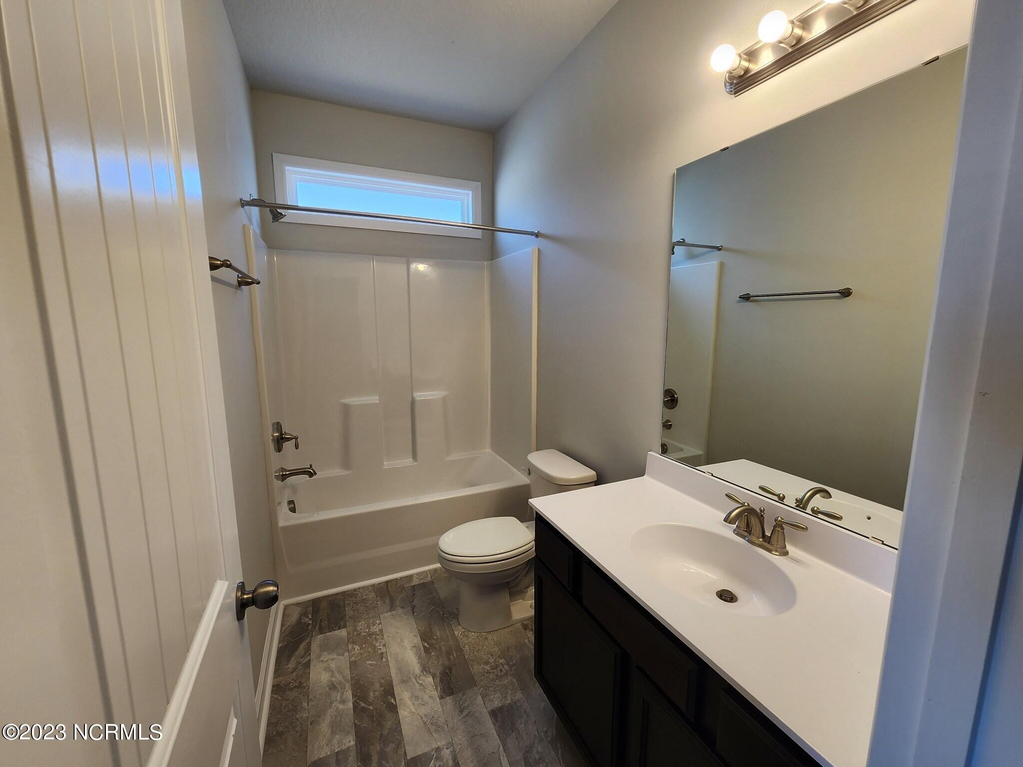 100524735 | Photo 14