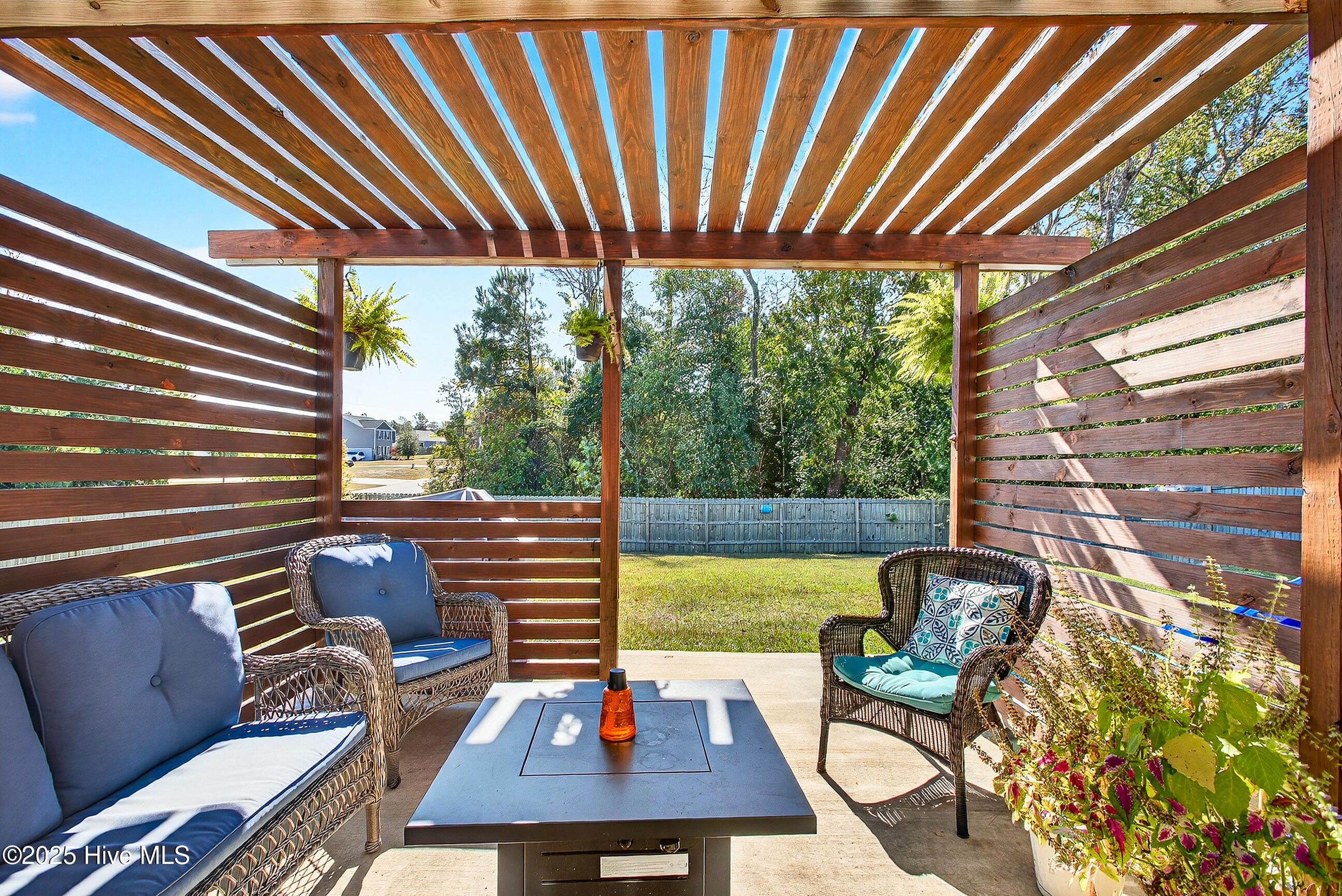 100539677 | Photo 30