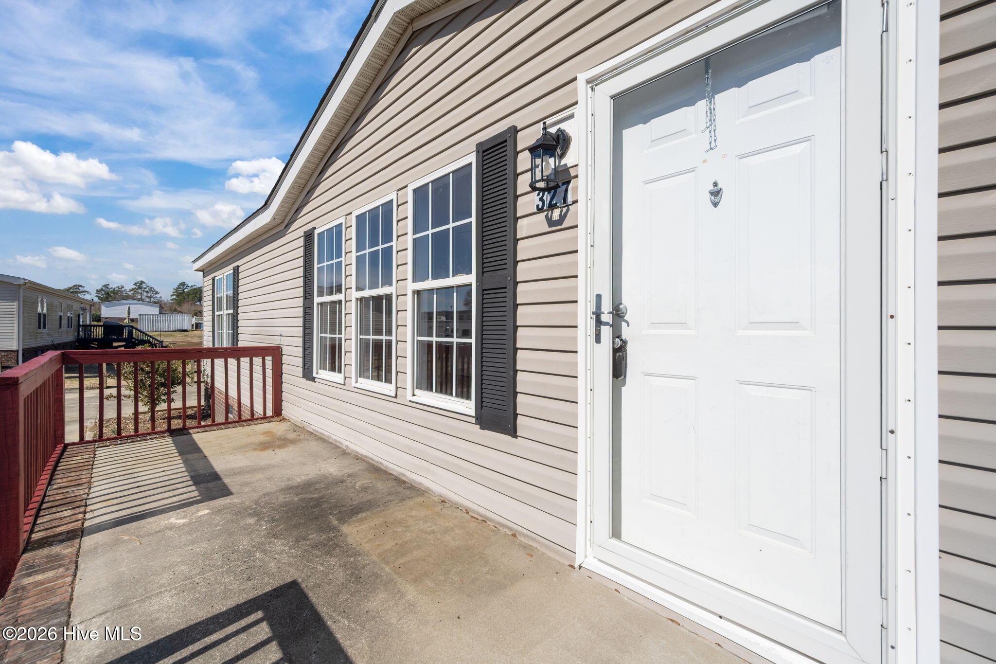 100555168 | Photo 53