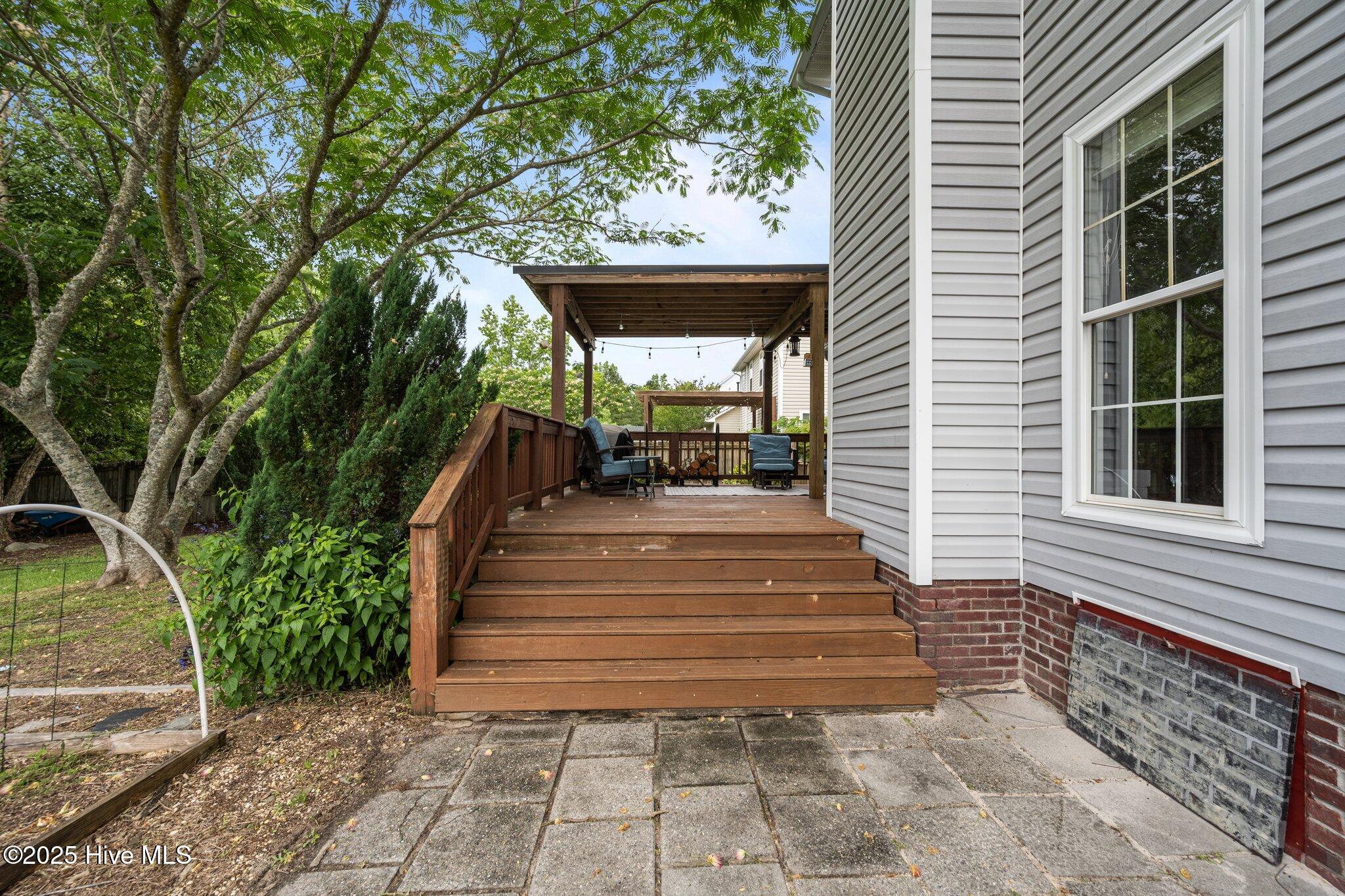 100548060 | Photo 41