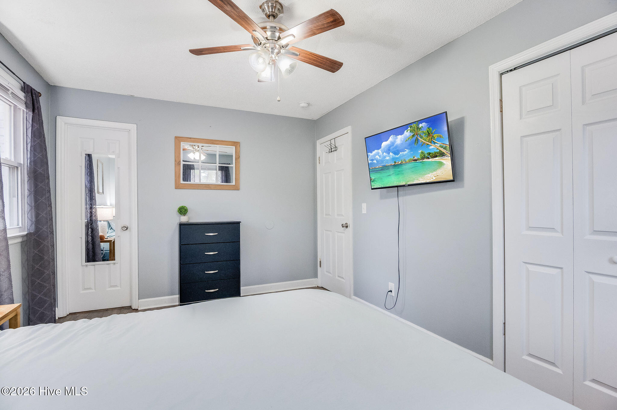 100555937 | Photo 23