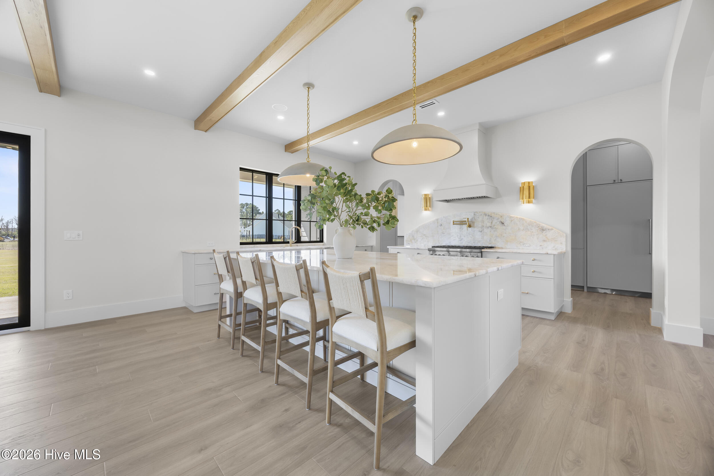 100561987 | Photo 30