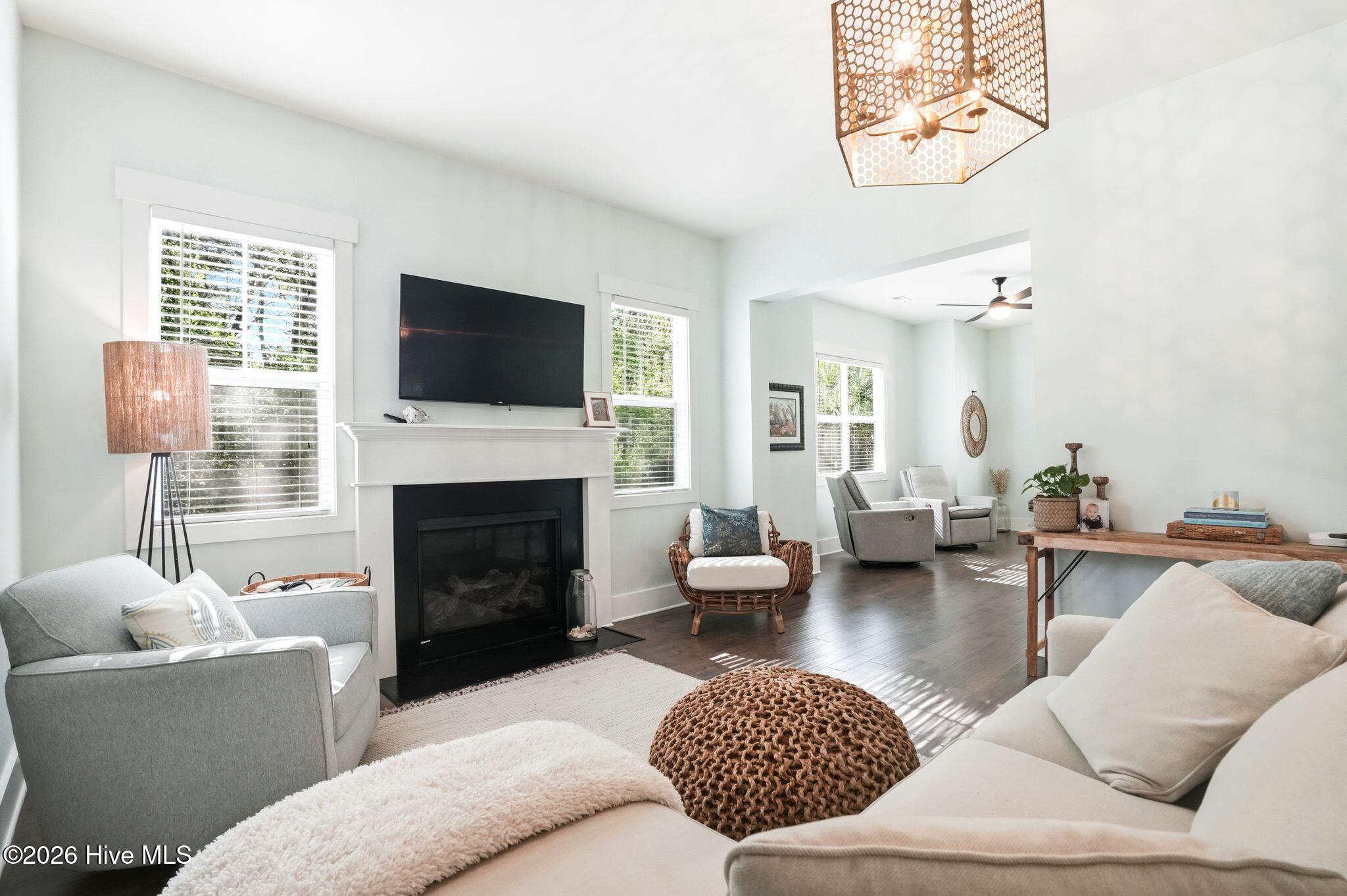 100565220 | Photo 11