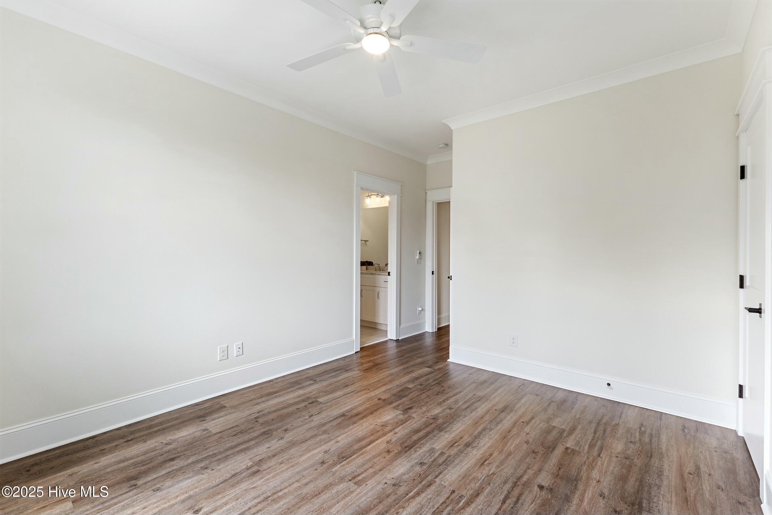 100498490 | Photo 43