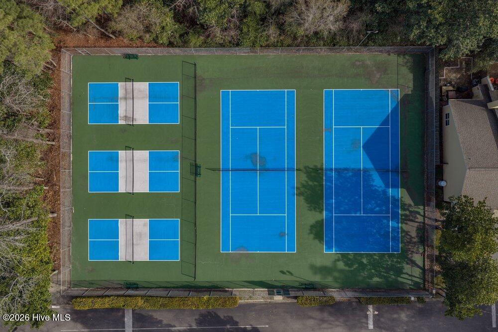 100558387 | Photo 38