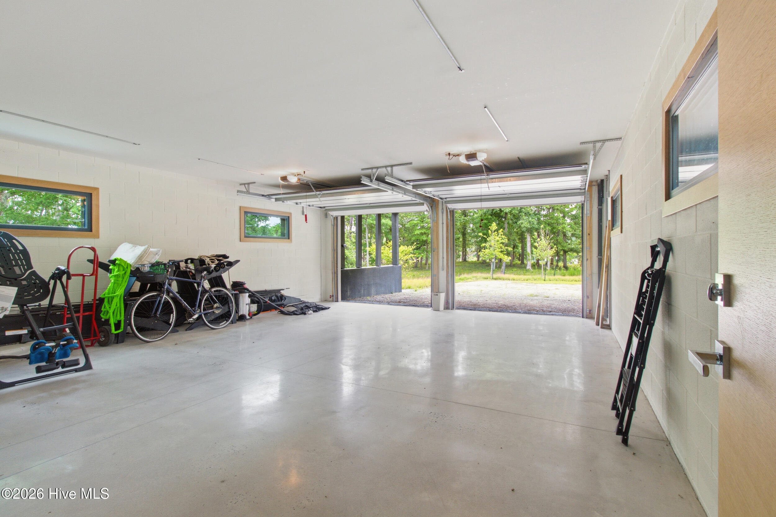 Interior - Garage