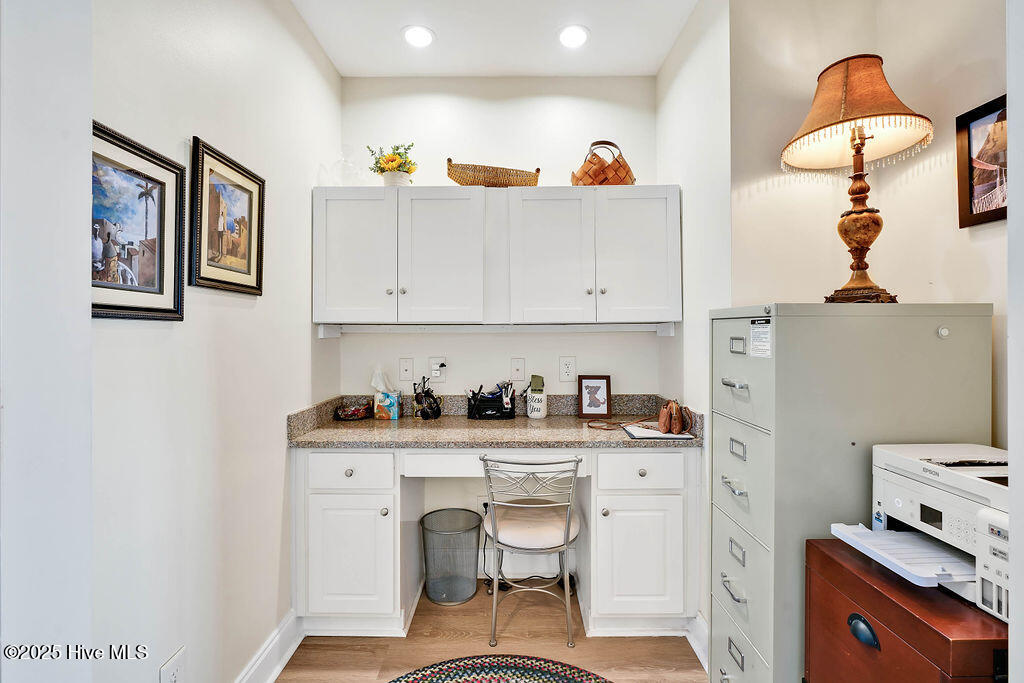 100497917 | Photo 14