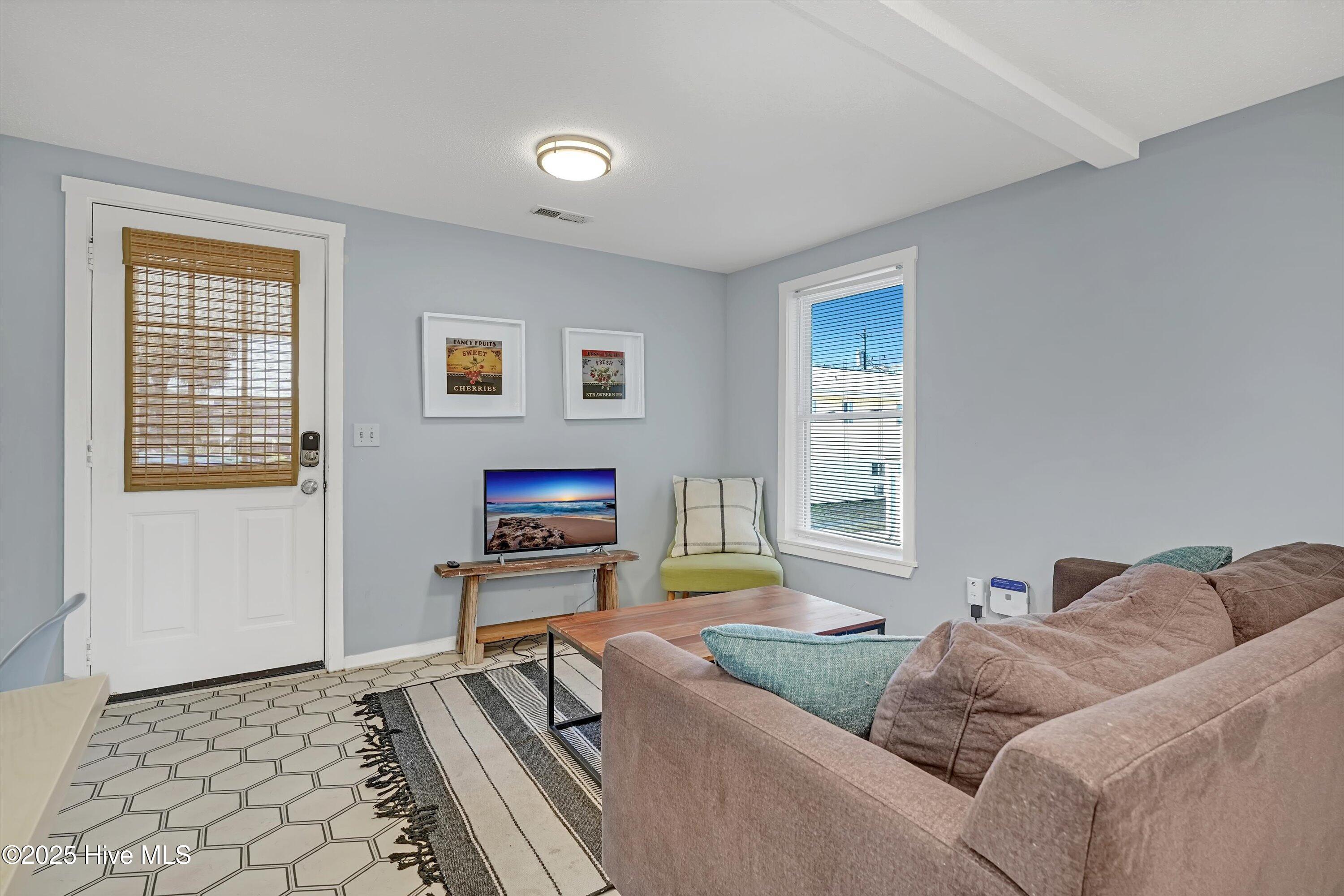 100486207 | Photo 54