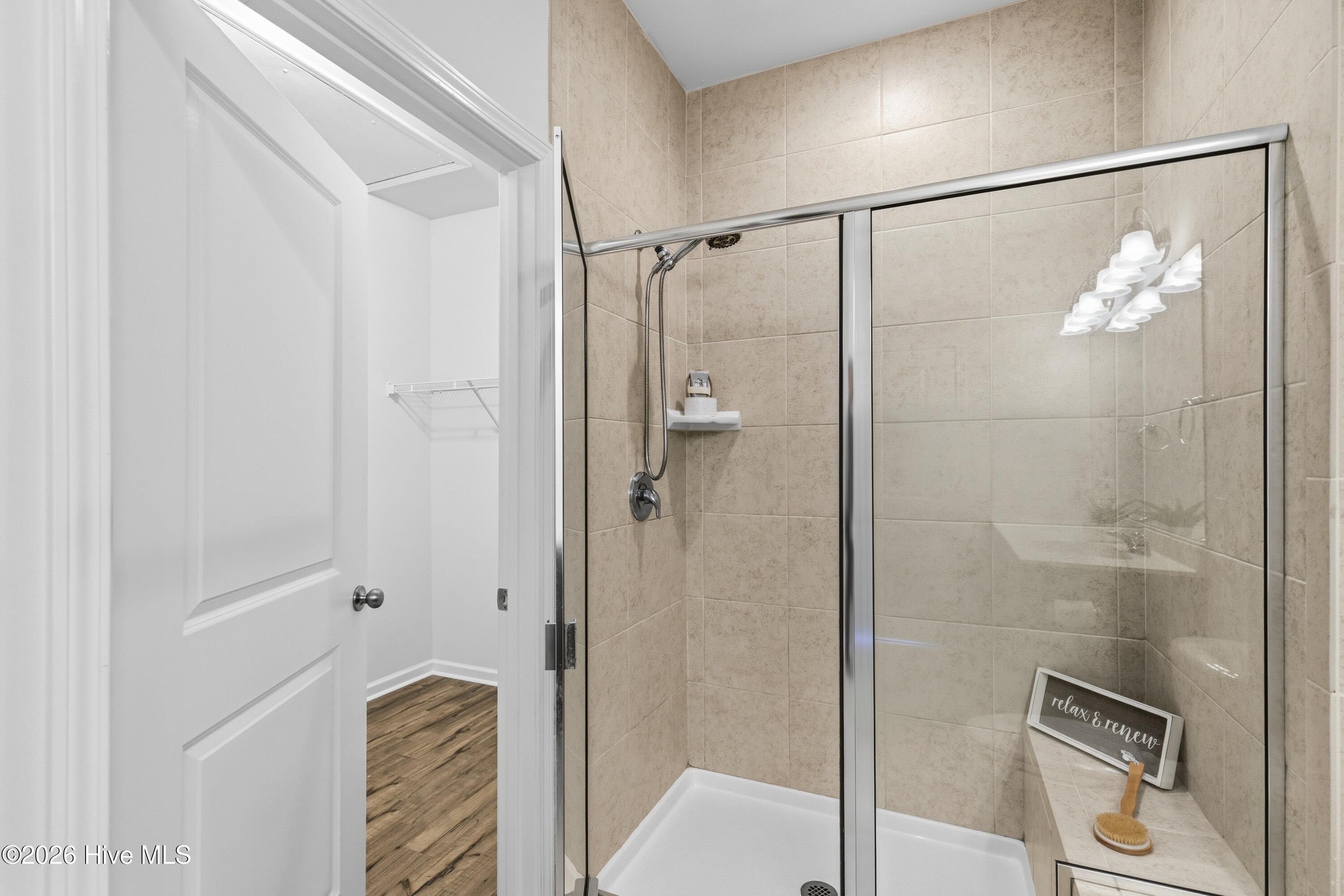 100553479 | Photo 19