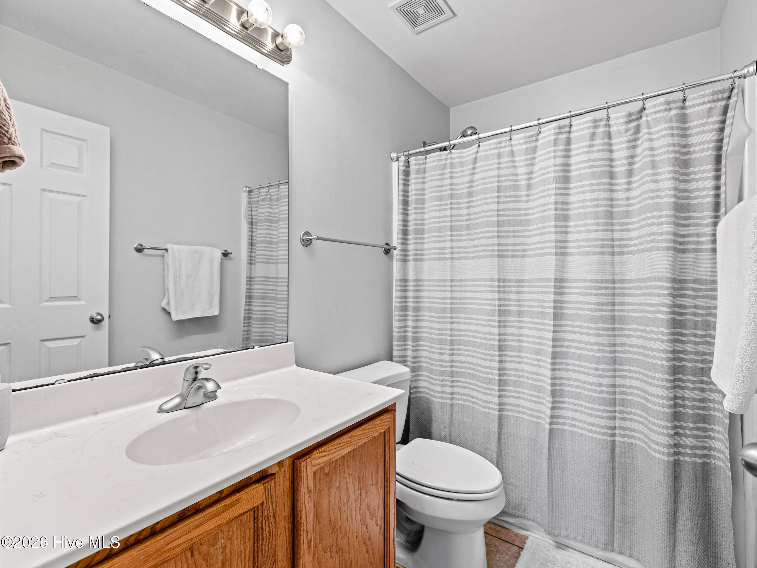 100566997 | Photo 42