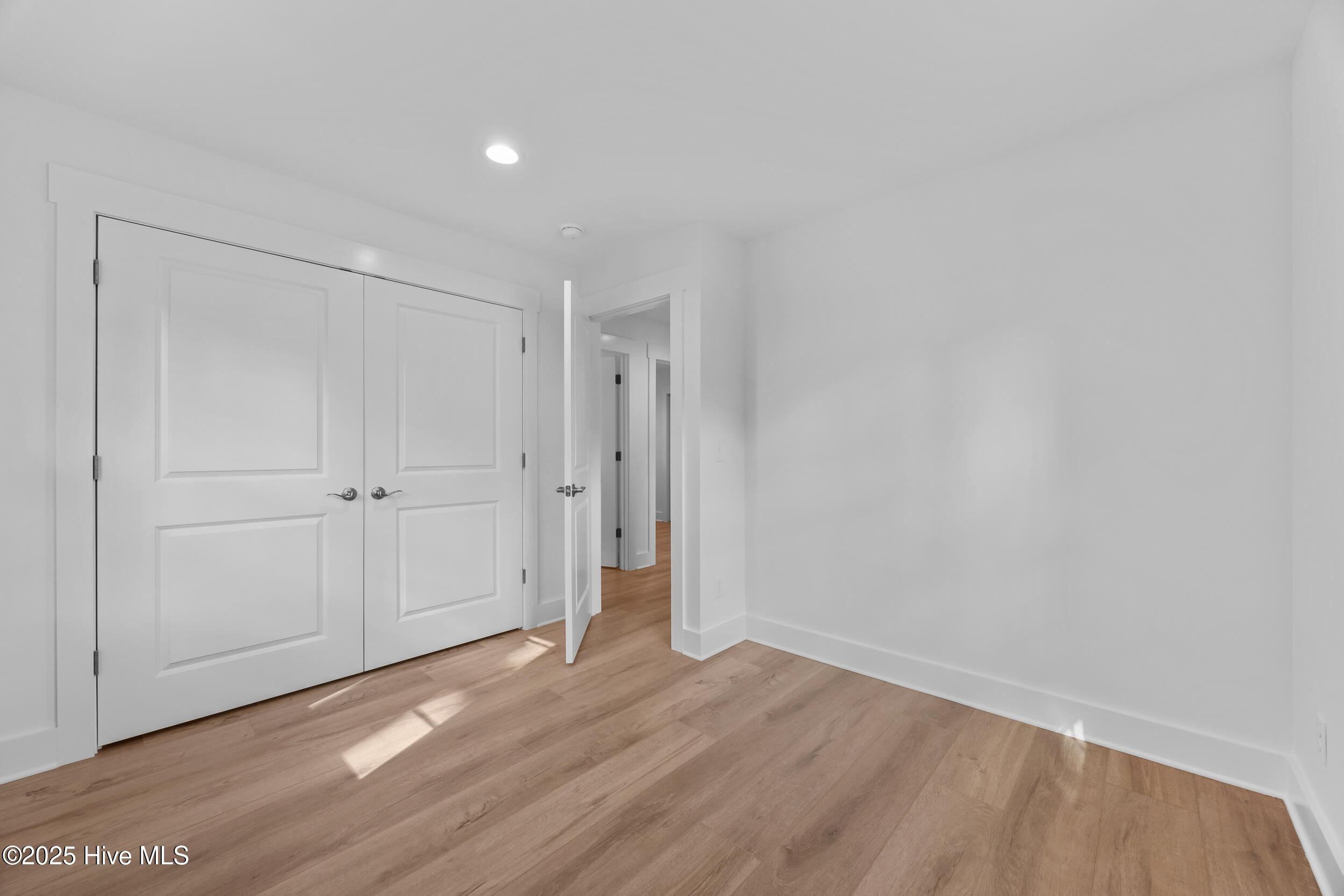 100544279 | Photo 27