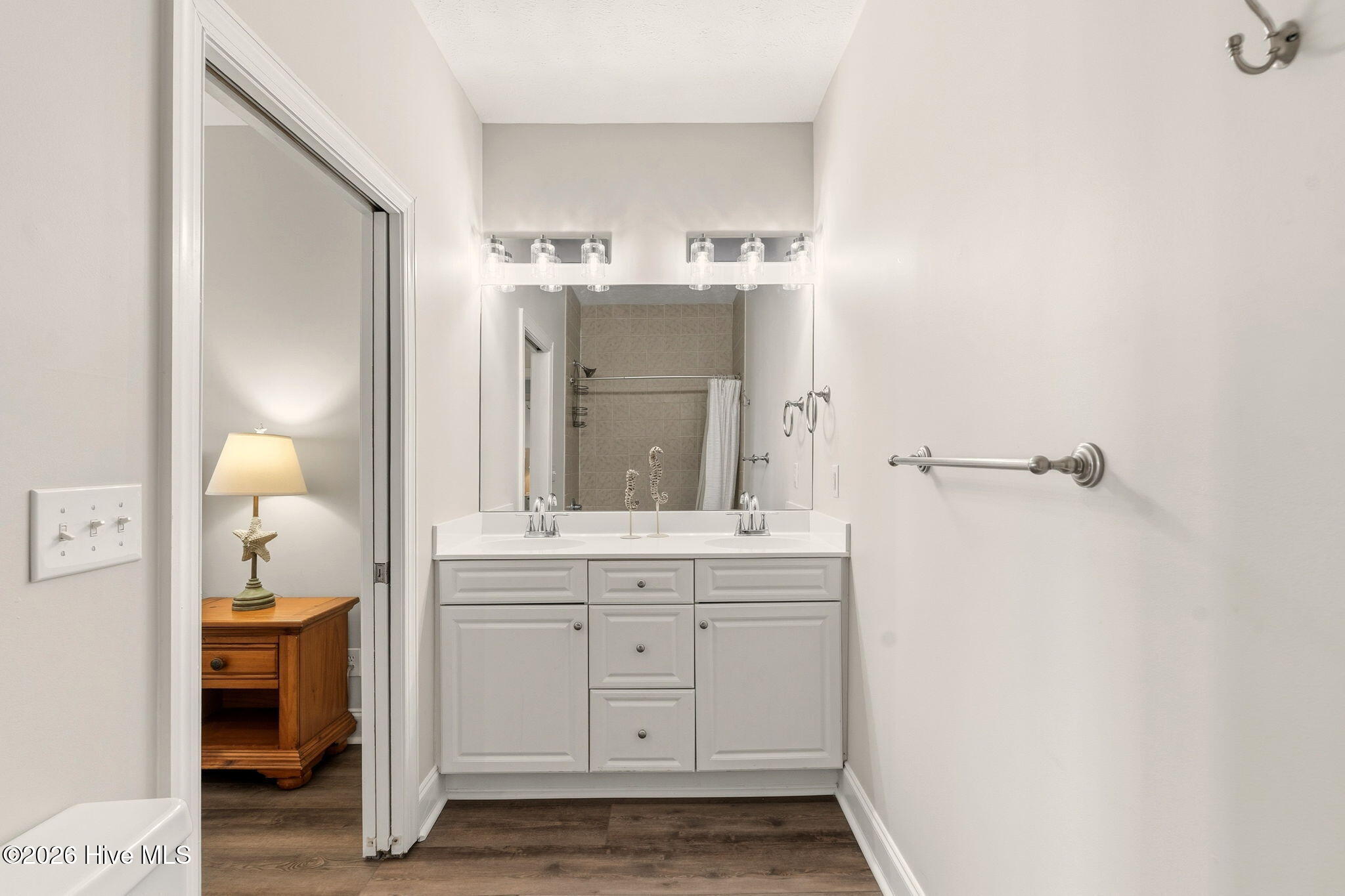 100557138 | Photo 27