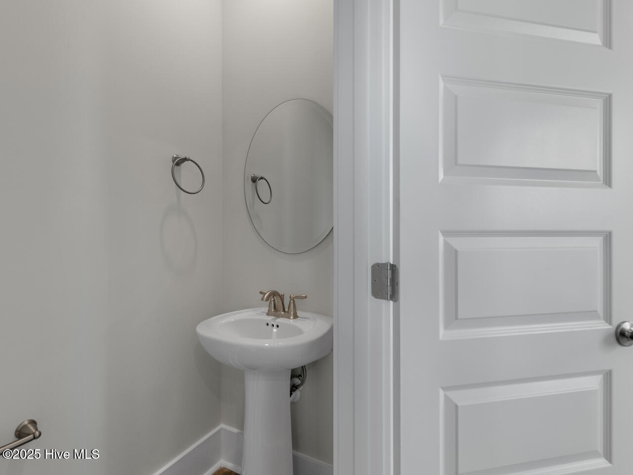 100490842 | Photo 14