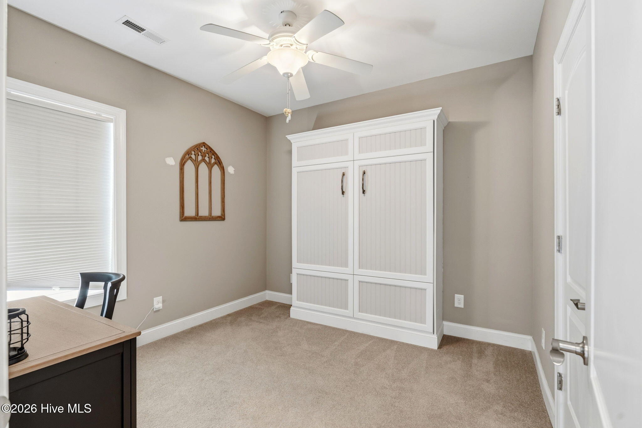 100560327 | Photo 25