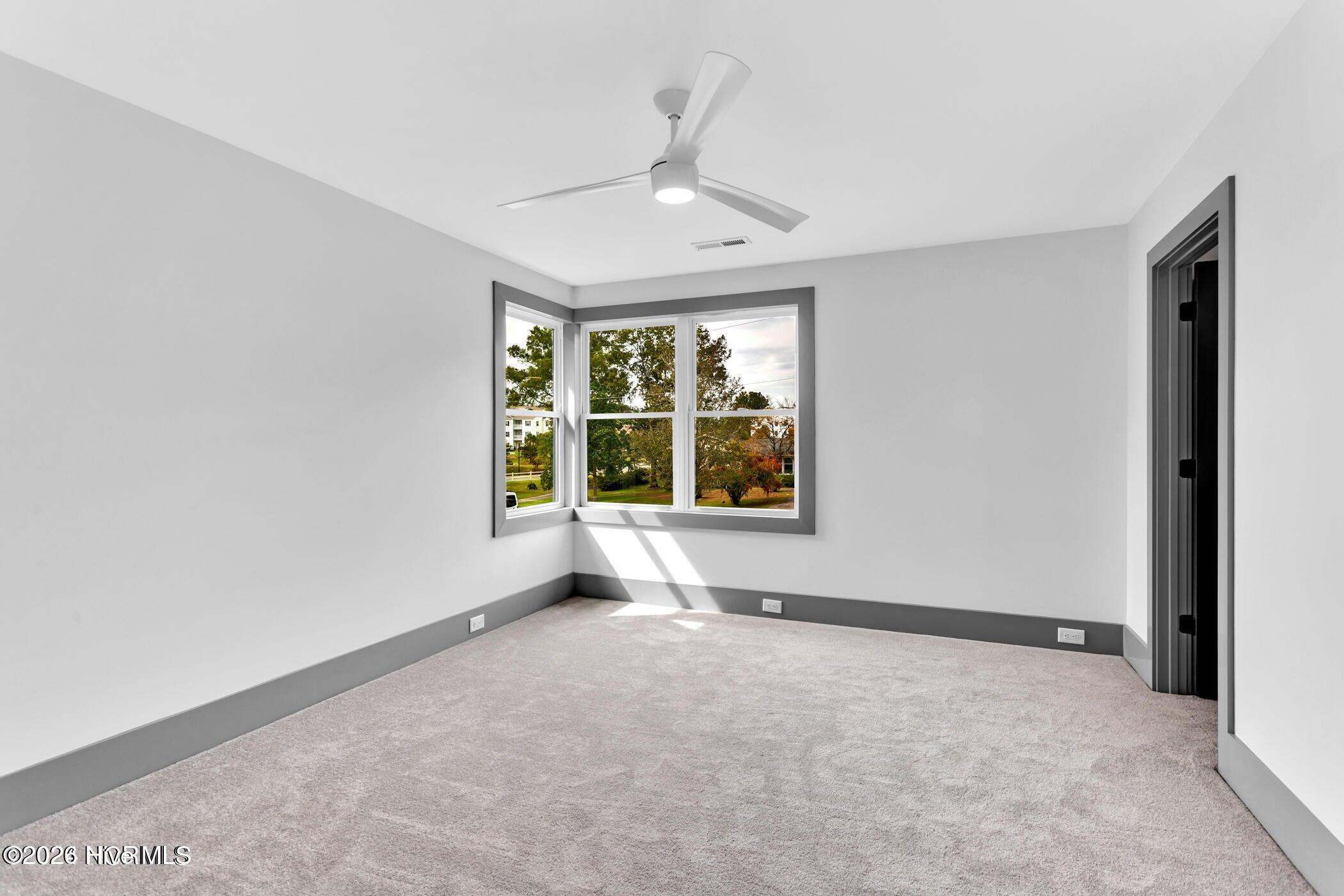 100551048 | Photo 26