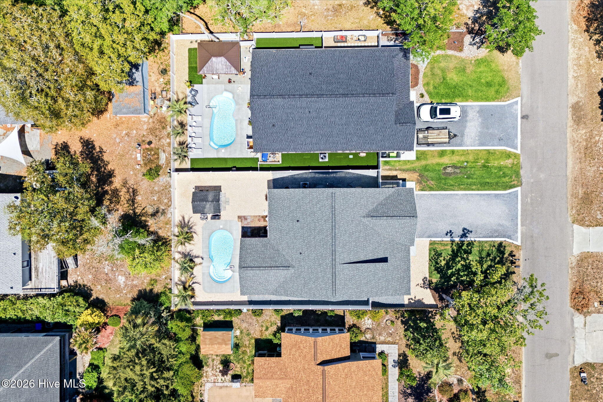 100569272 | Photo 50