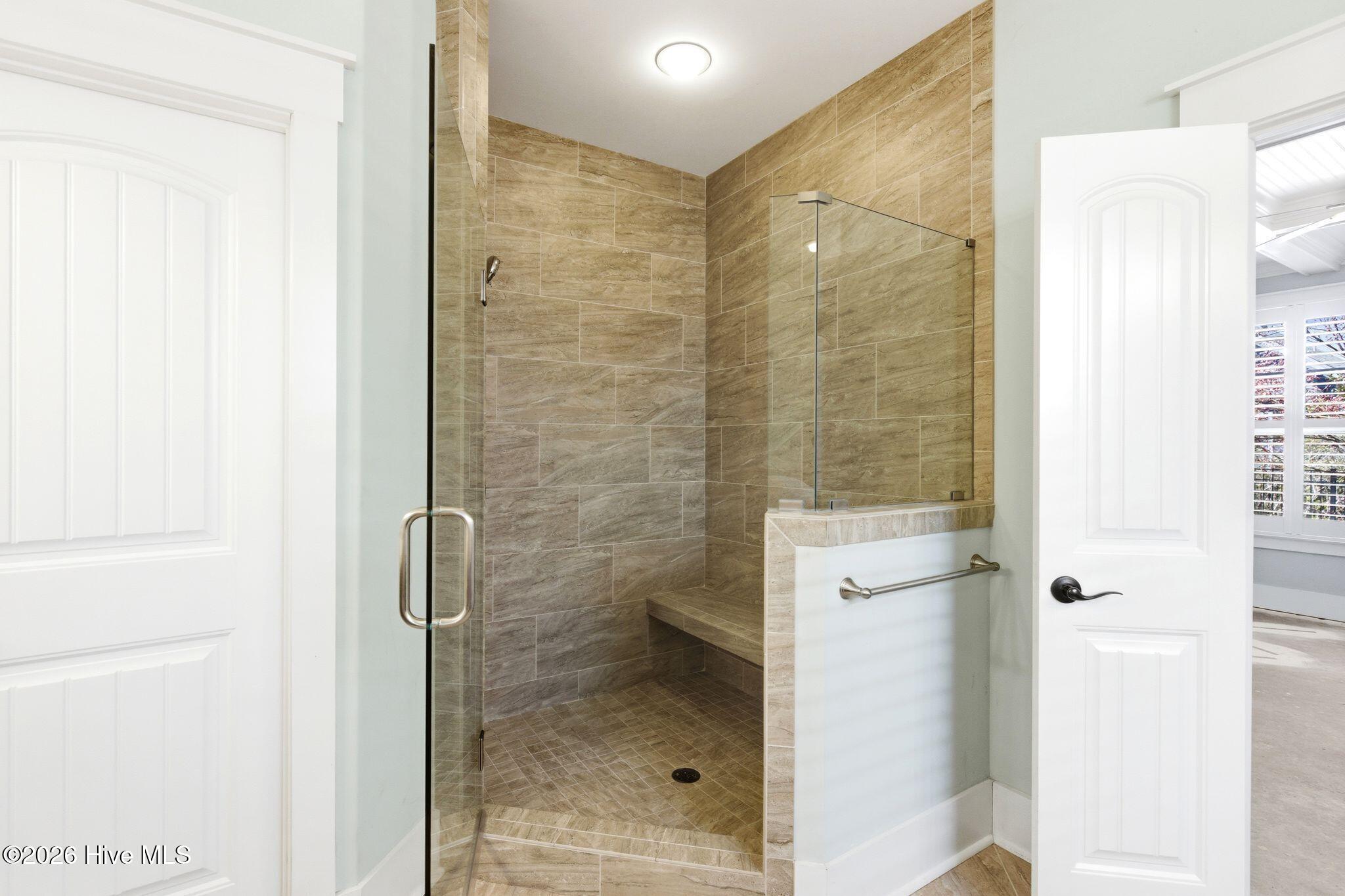 100564306 | Photo 20