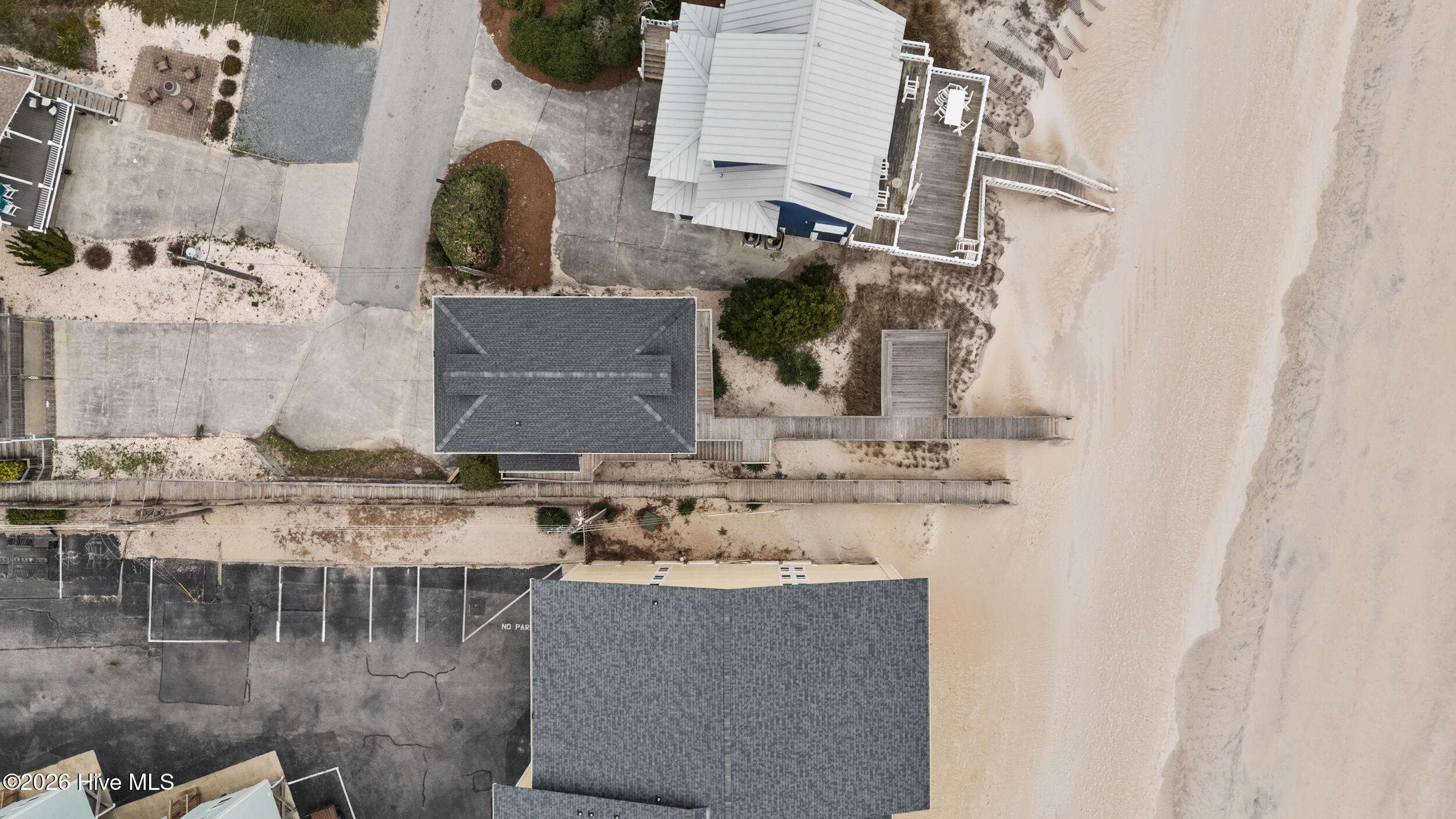 100558134 | Photo 38