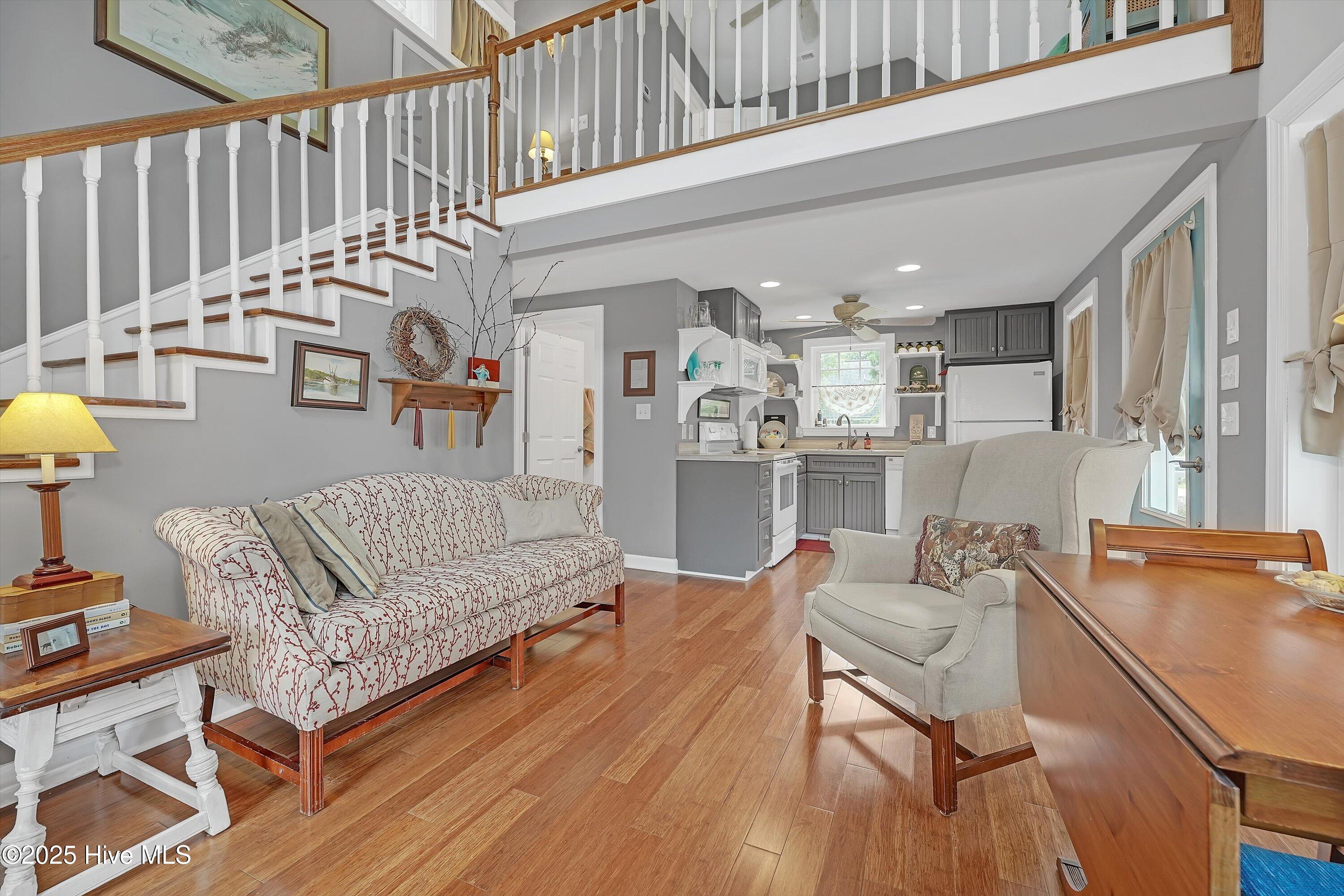 100532253 | Photo 14