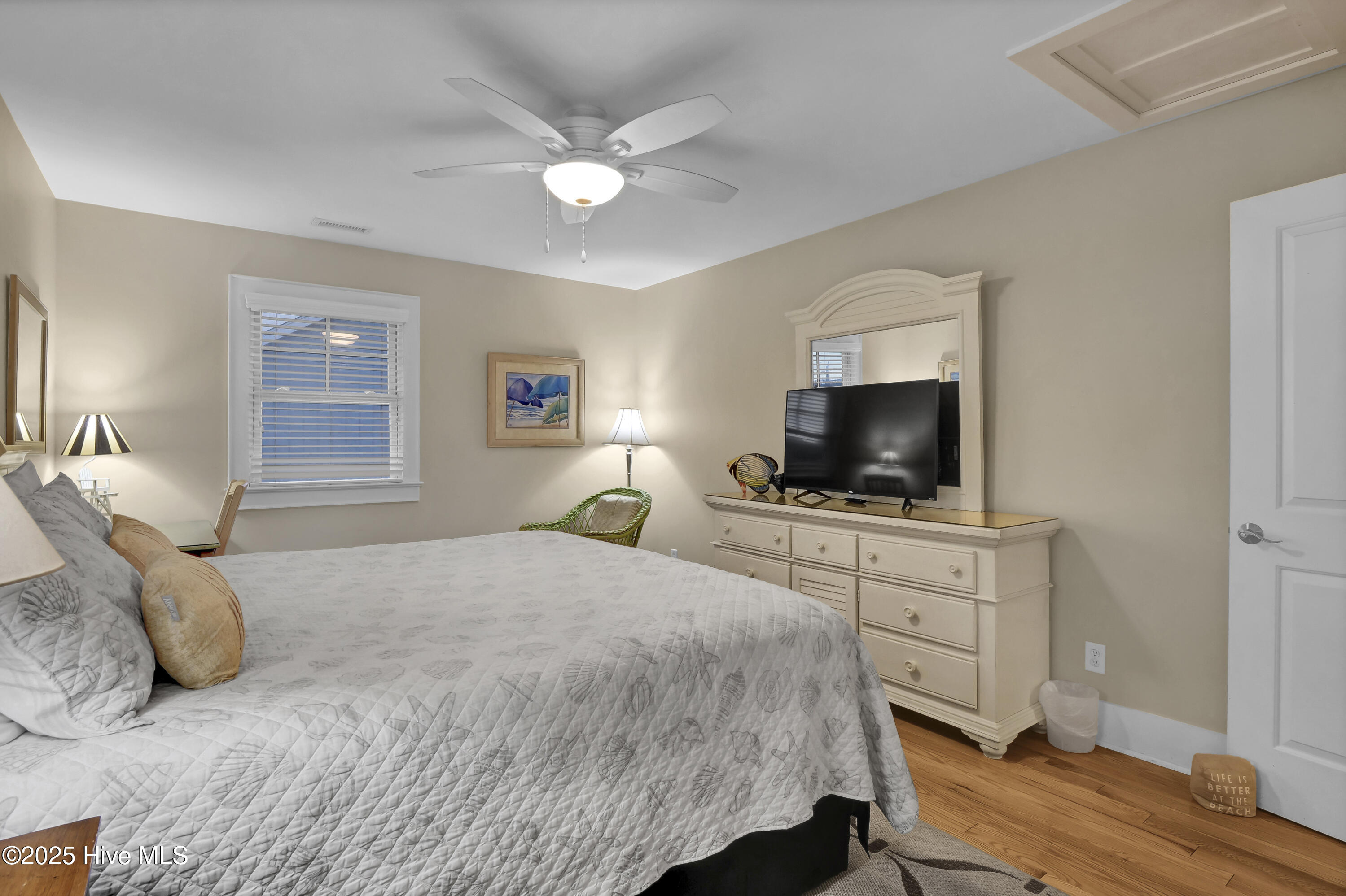 100525301 | Photo 33