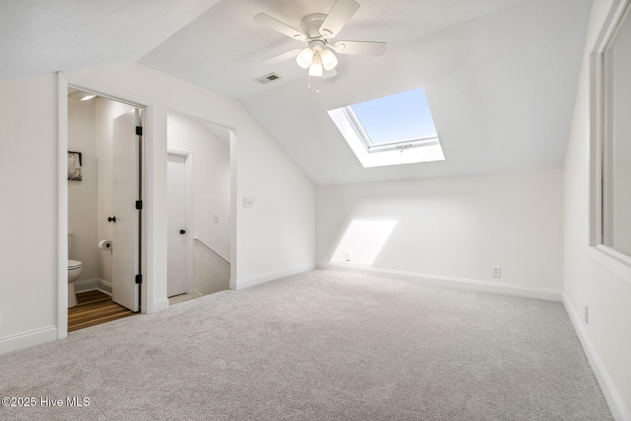 100517778 | Photo 38