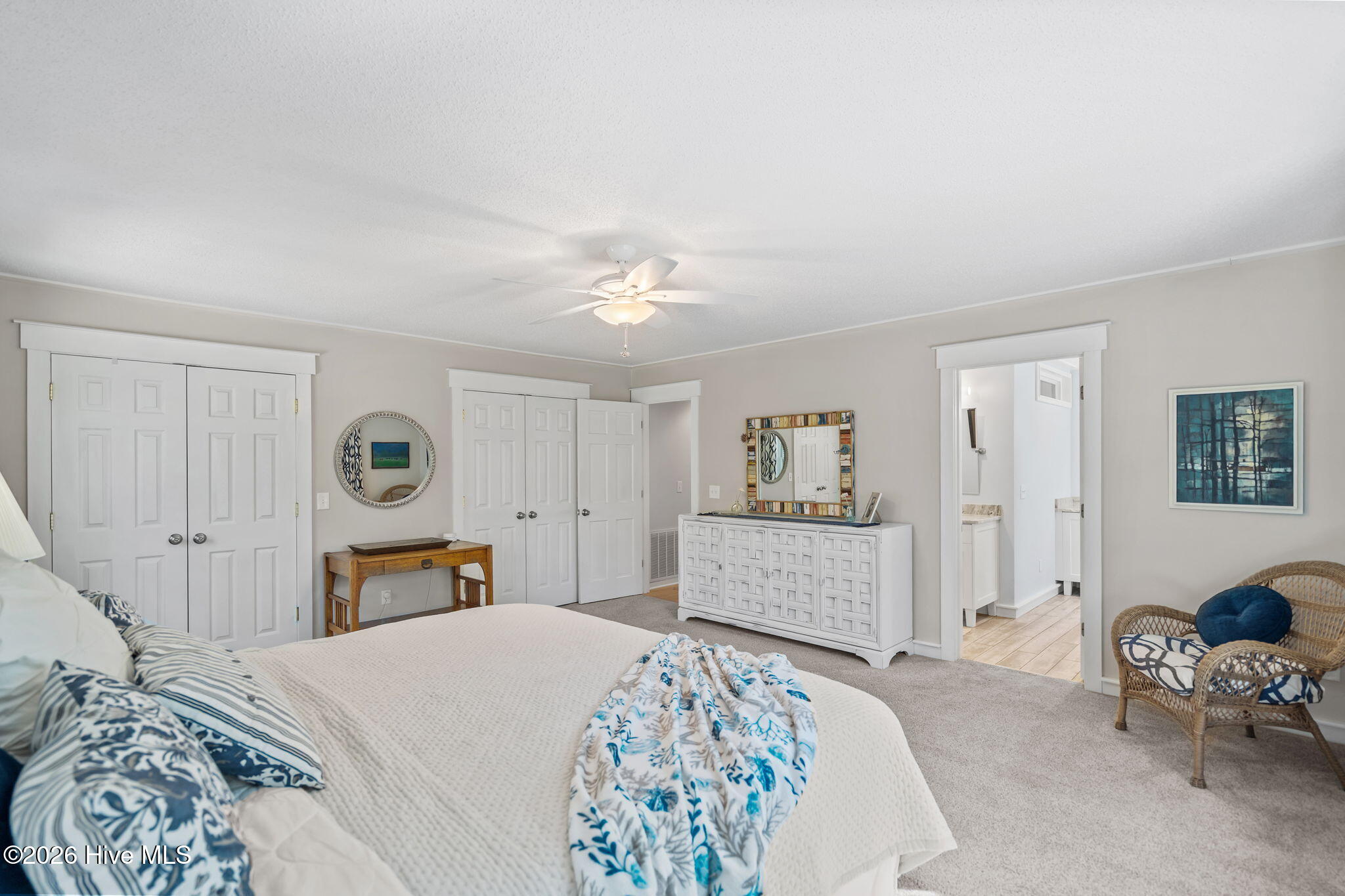 100555444 | Photo 35