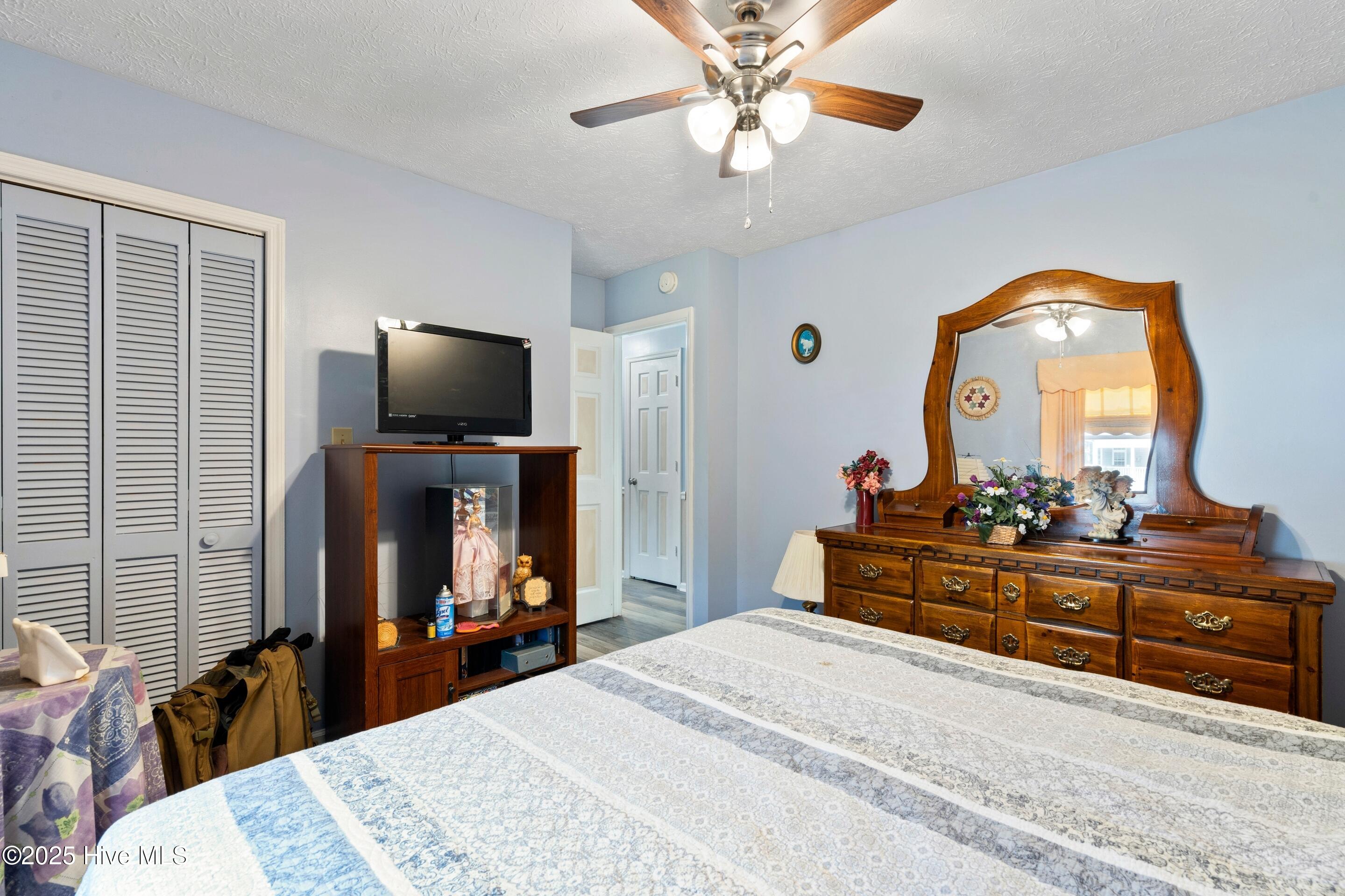 100560876 | Photo 36