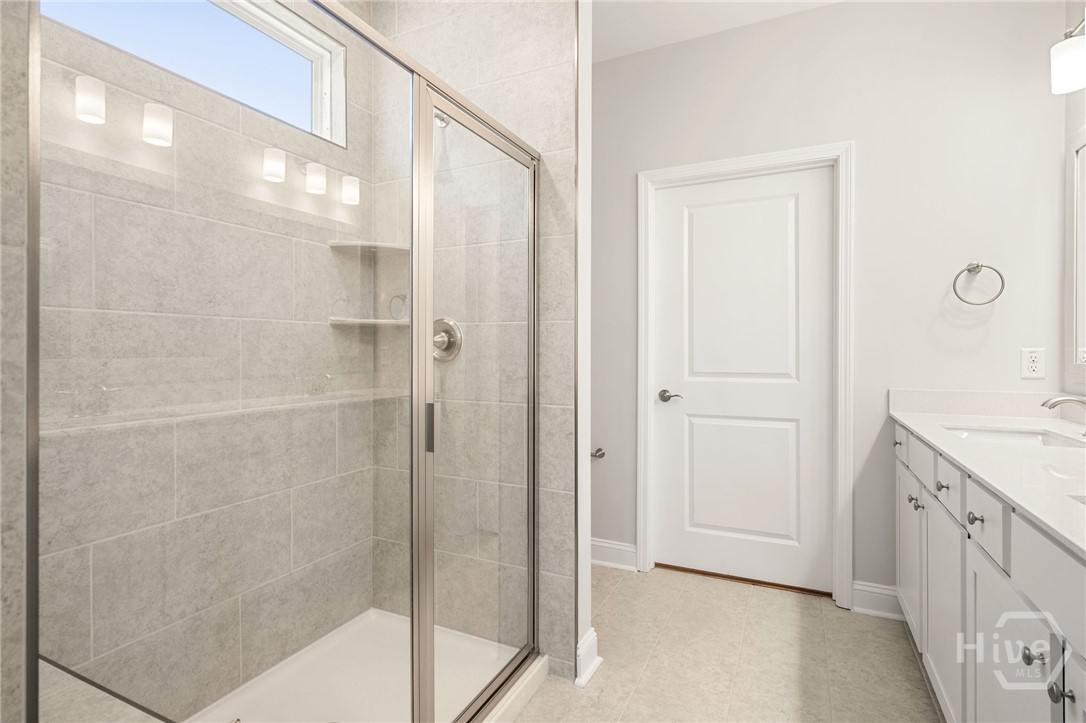 Pictures, photographs, colors, features, and sizes are for illustration purposes only and will vary from the homes as built.
