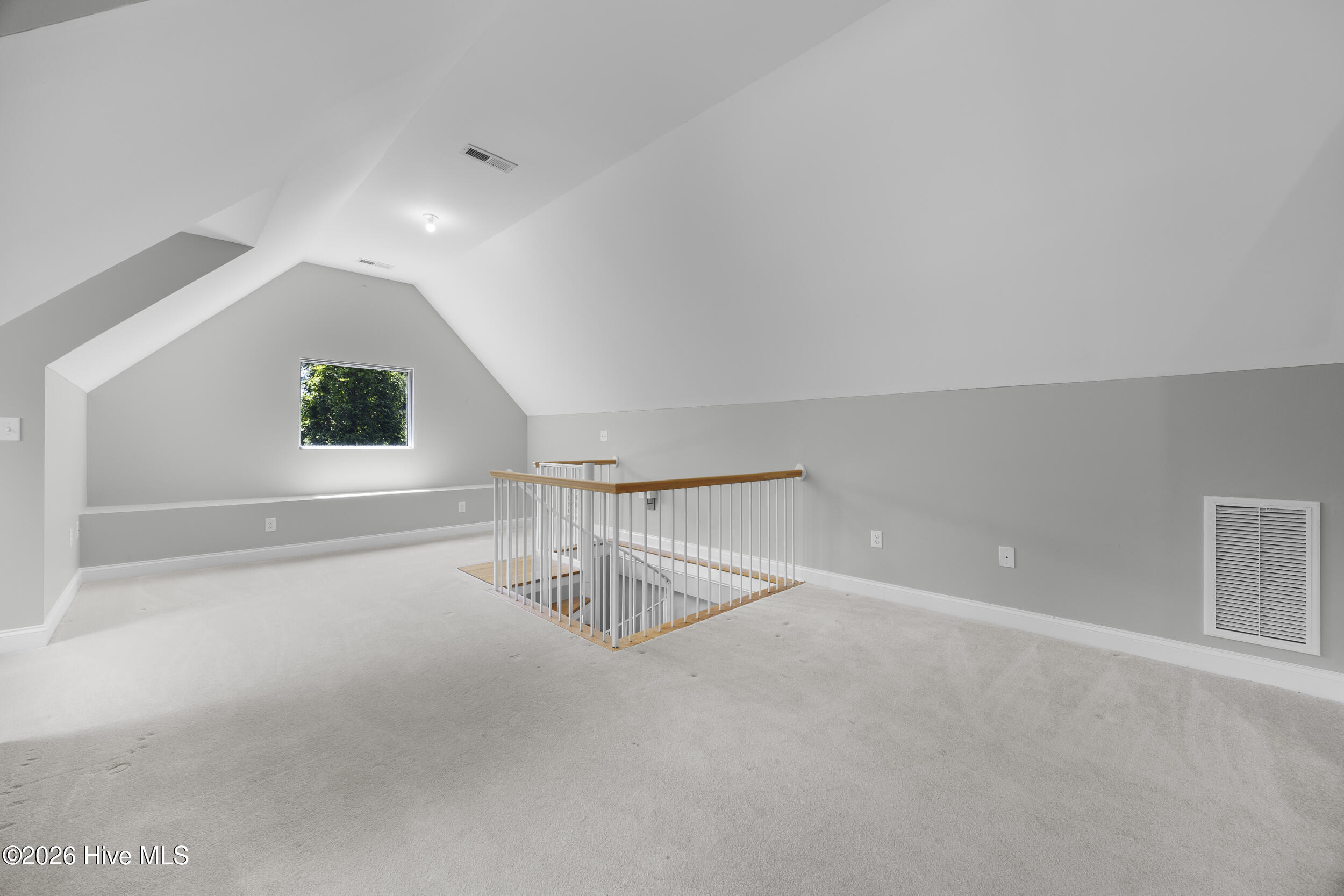 100569624 | Photo 29