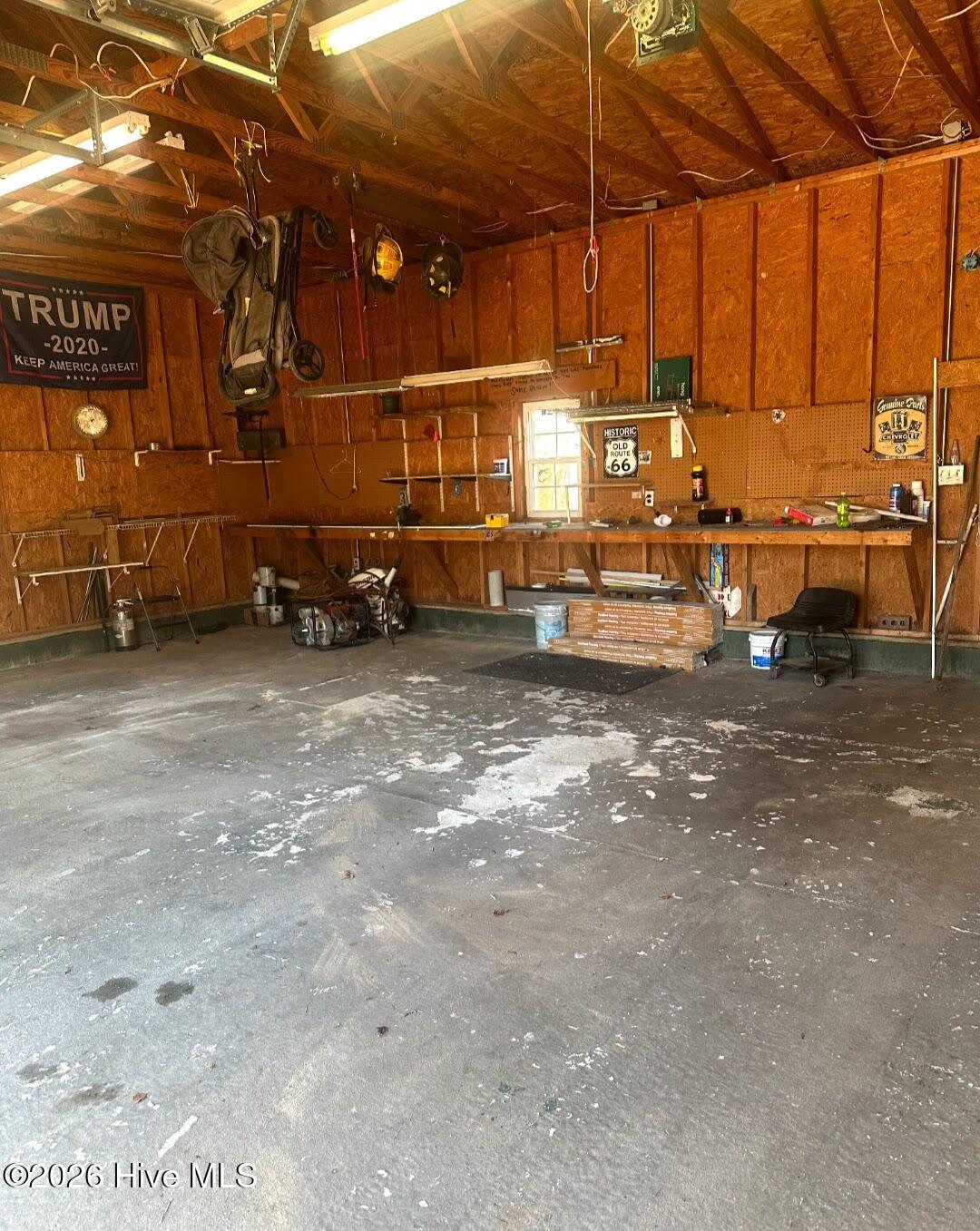 100550417 | Photo 45