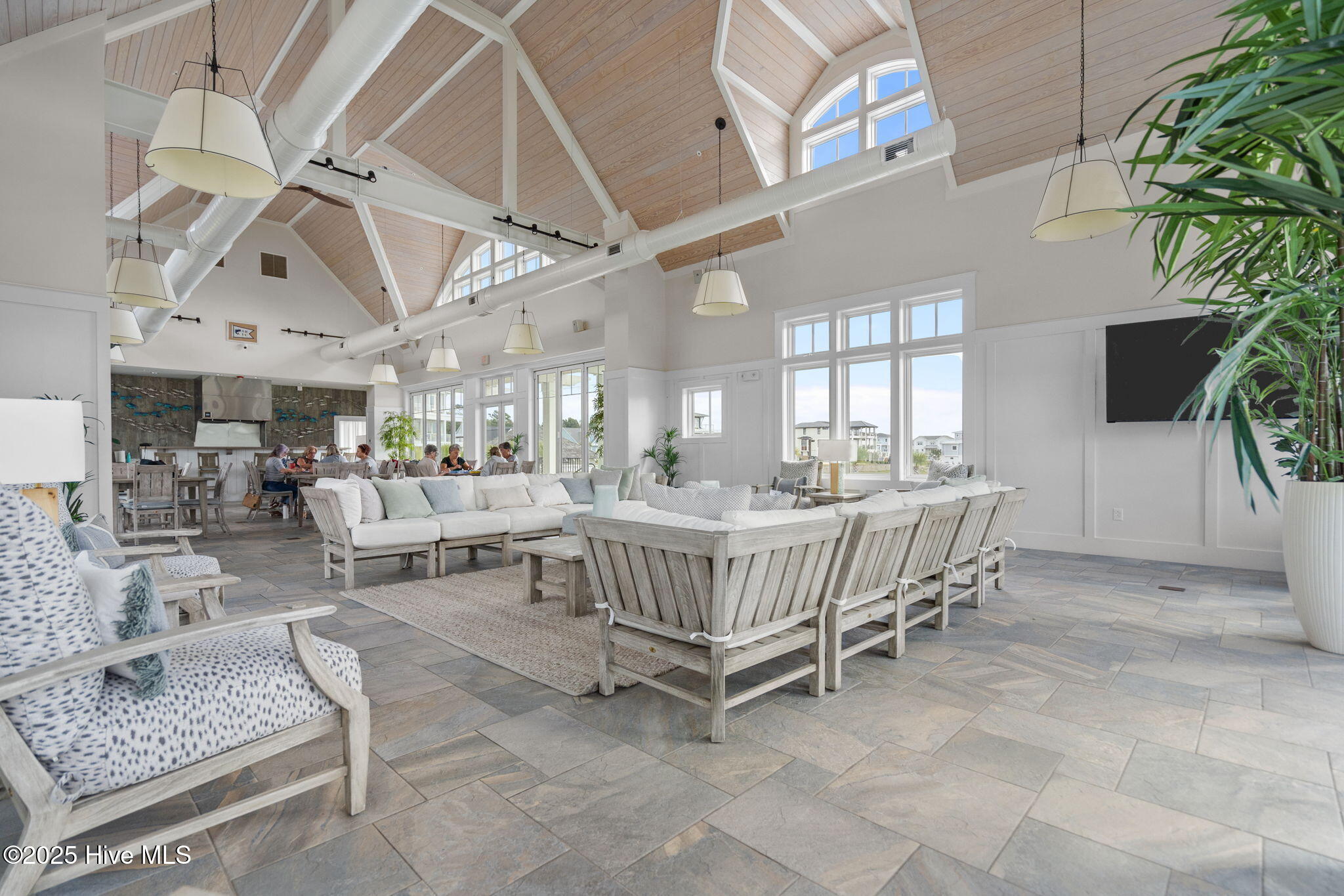 100536162 | Photo 73