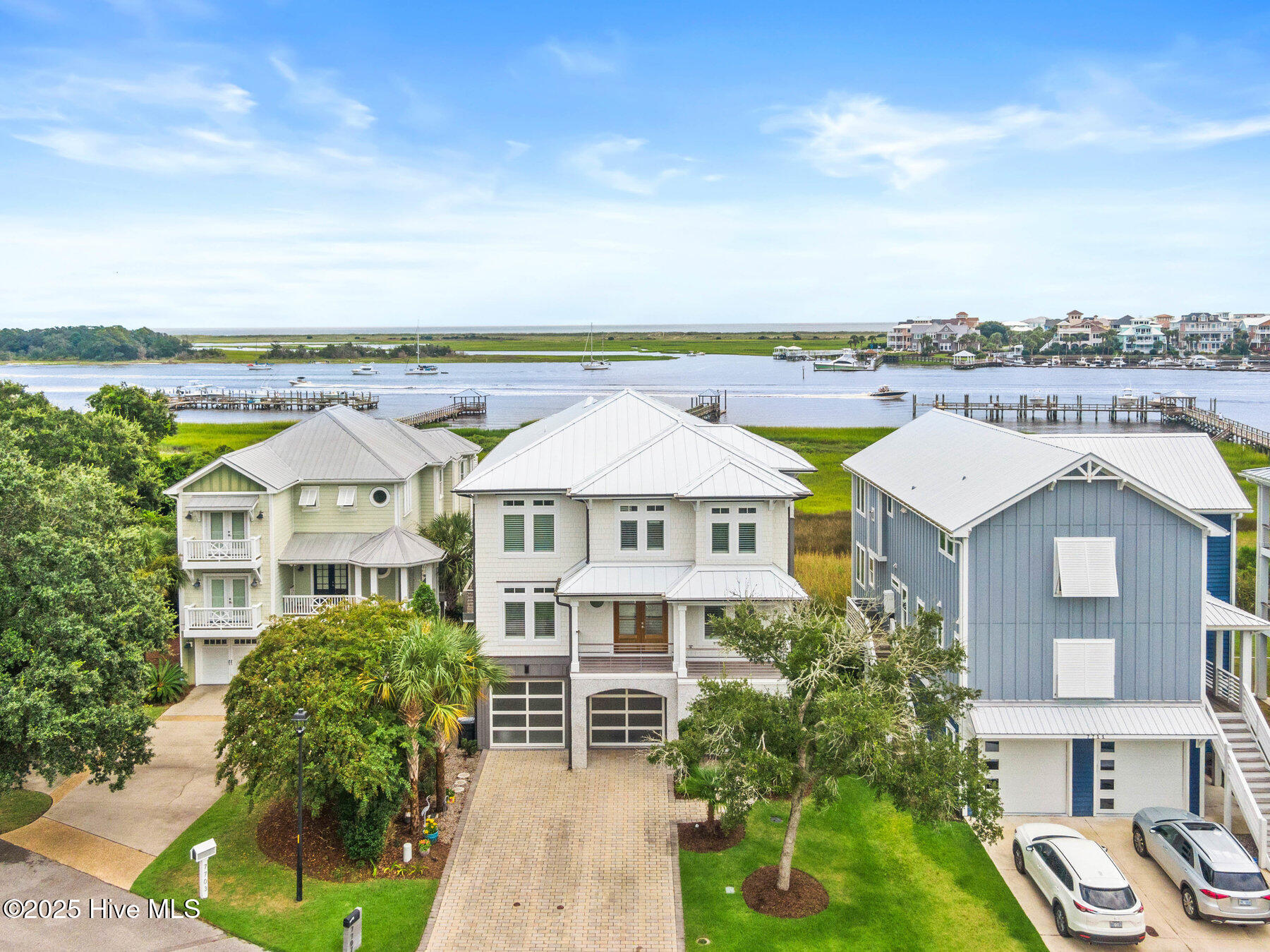 7707 Compass Point, Wilmington, NC 28409 – photo 2: 055_7707_compass_point_final-55_61