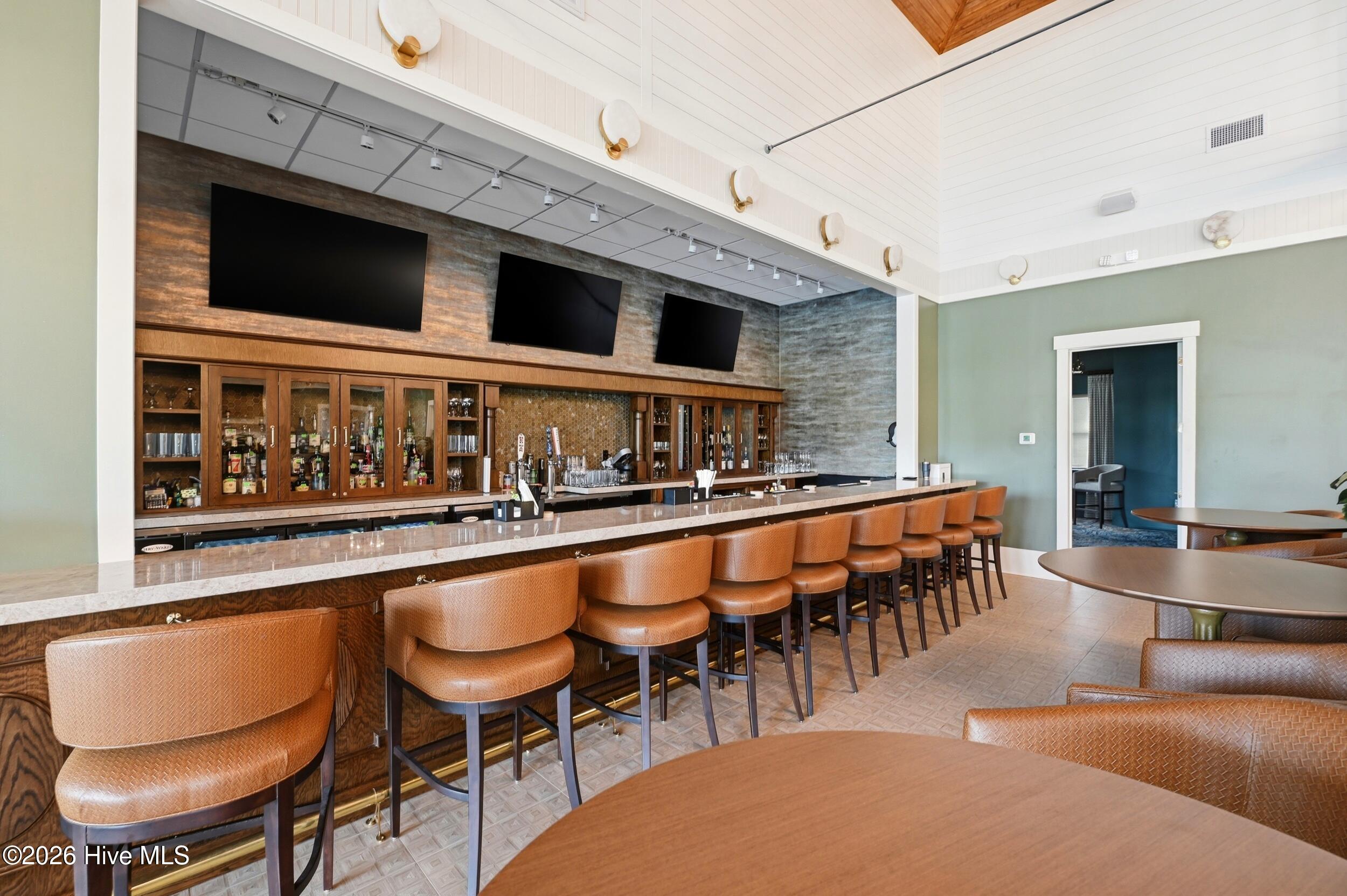 100567855 | Photo 72