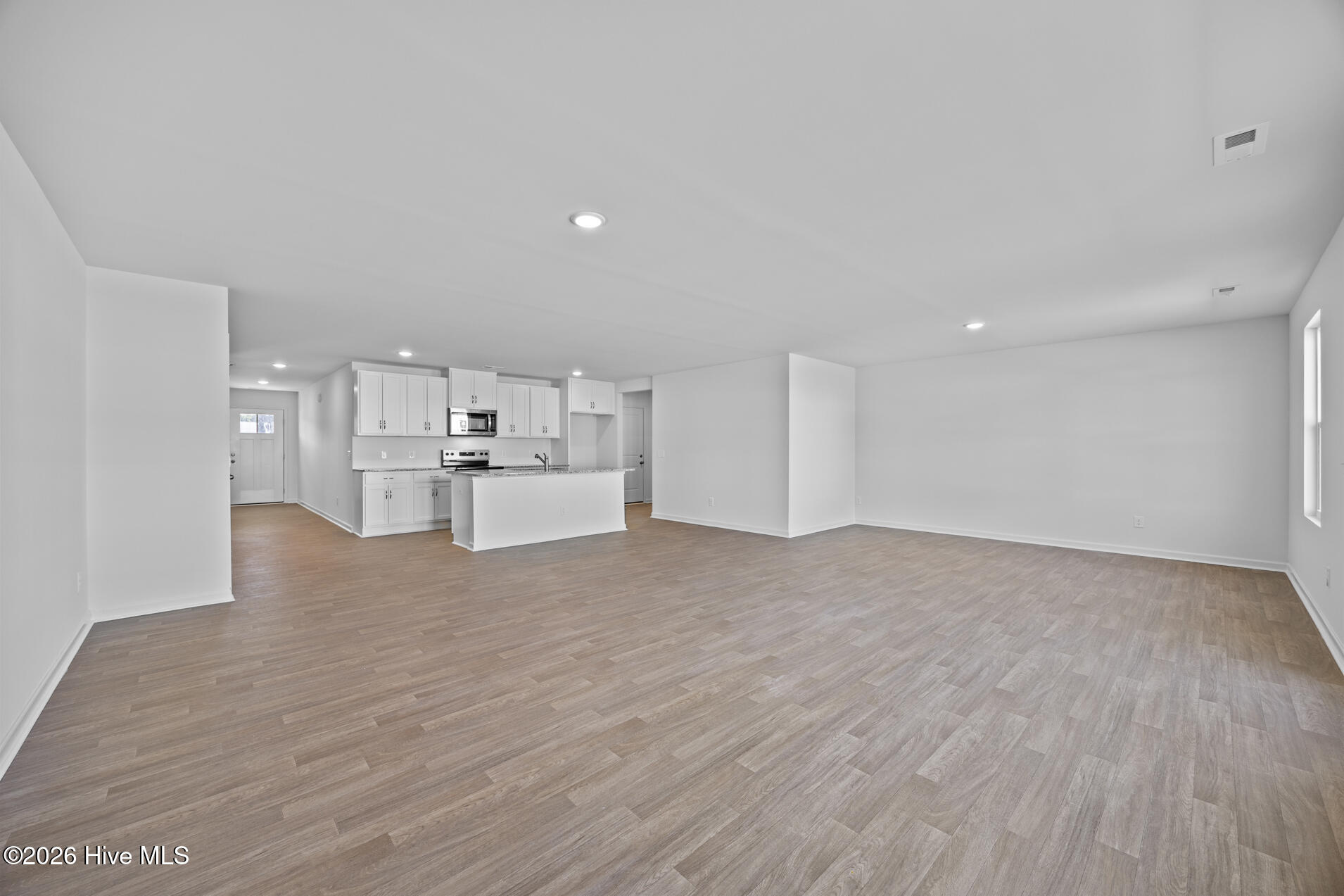 100553151 | Photo 16