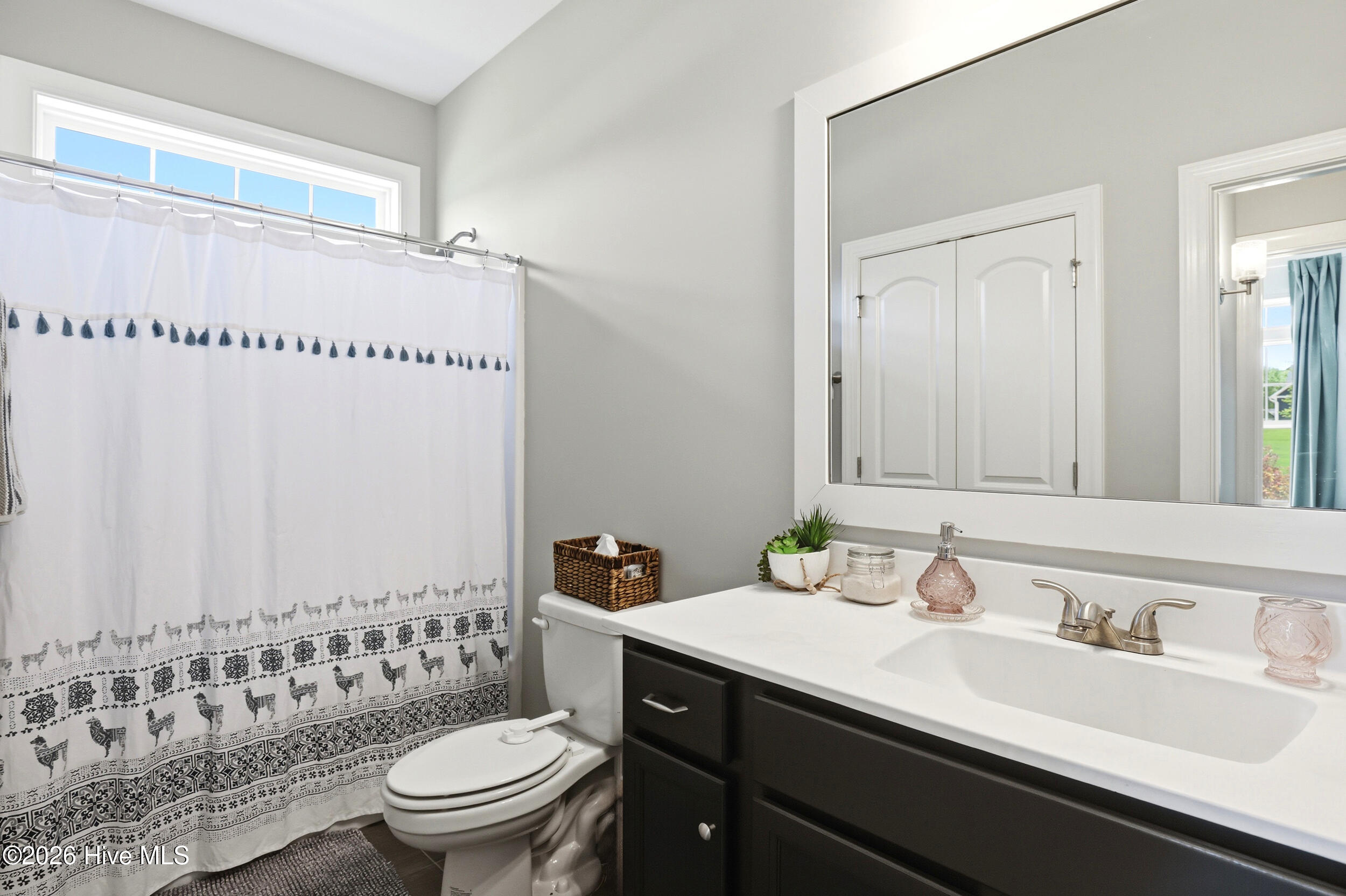 100569214 | Photo 29