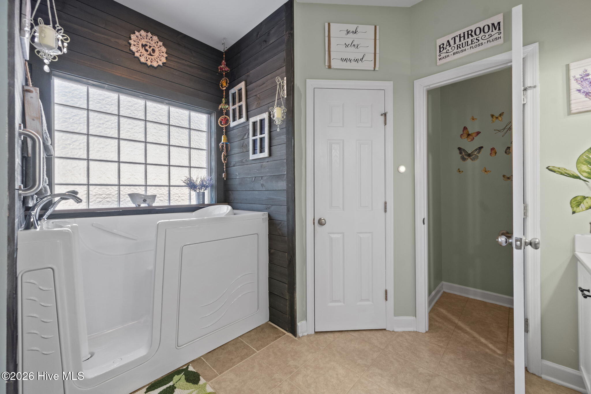 100547536 | Photo 23