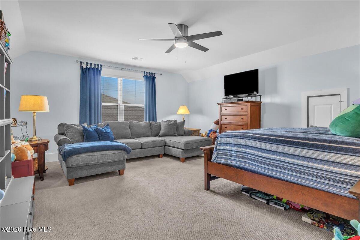 100569276 | Photo 46