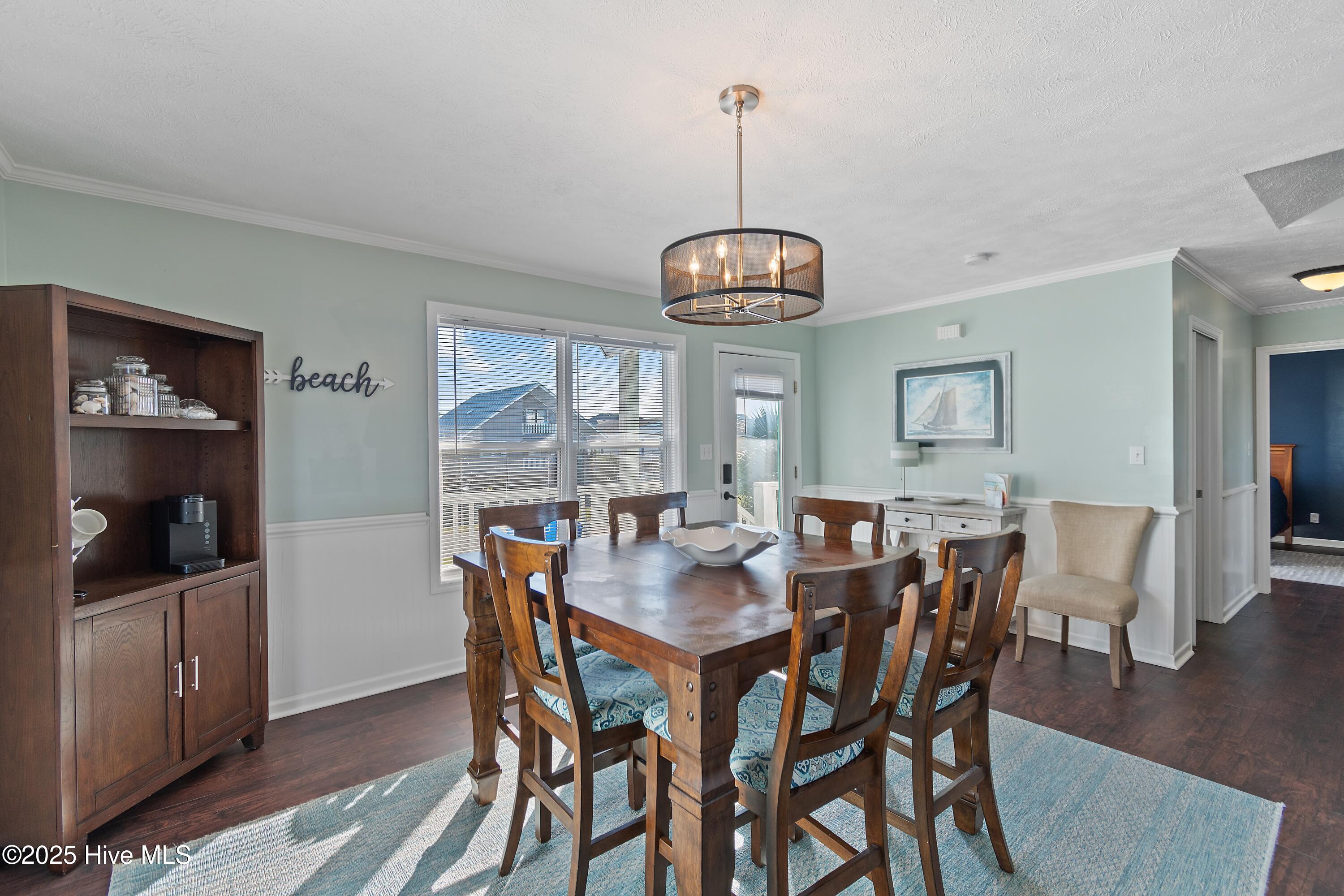 100542122 | Photo 19