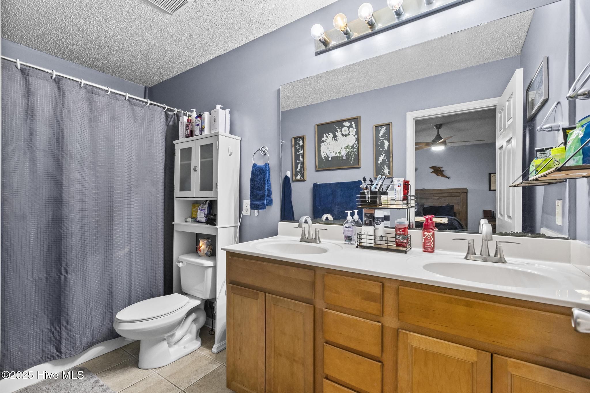 100542595 | Photo 19