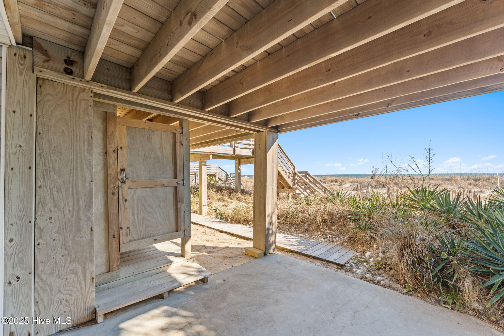 100492987 | Photo 29