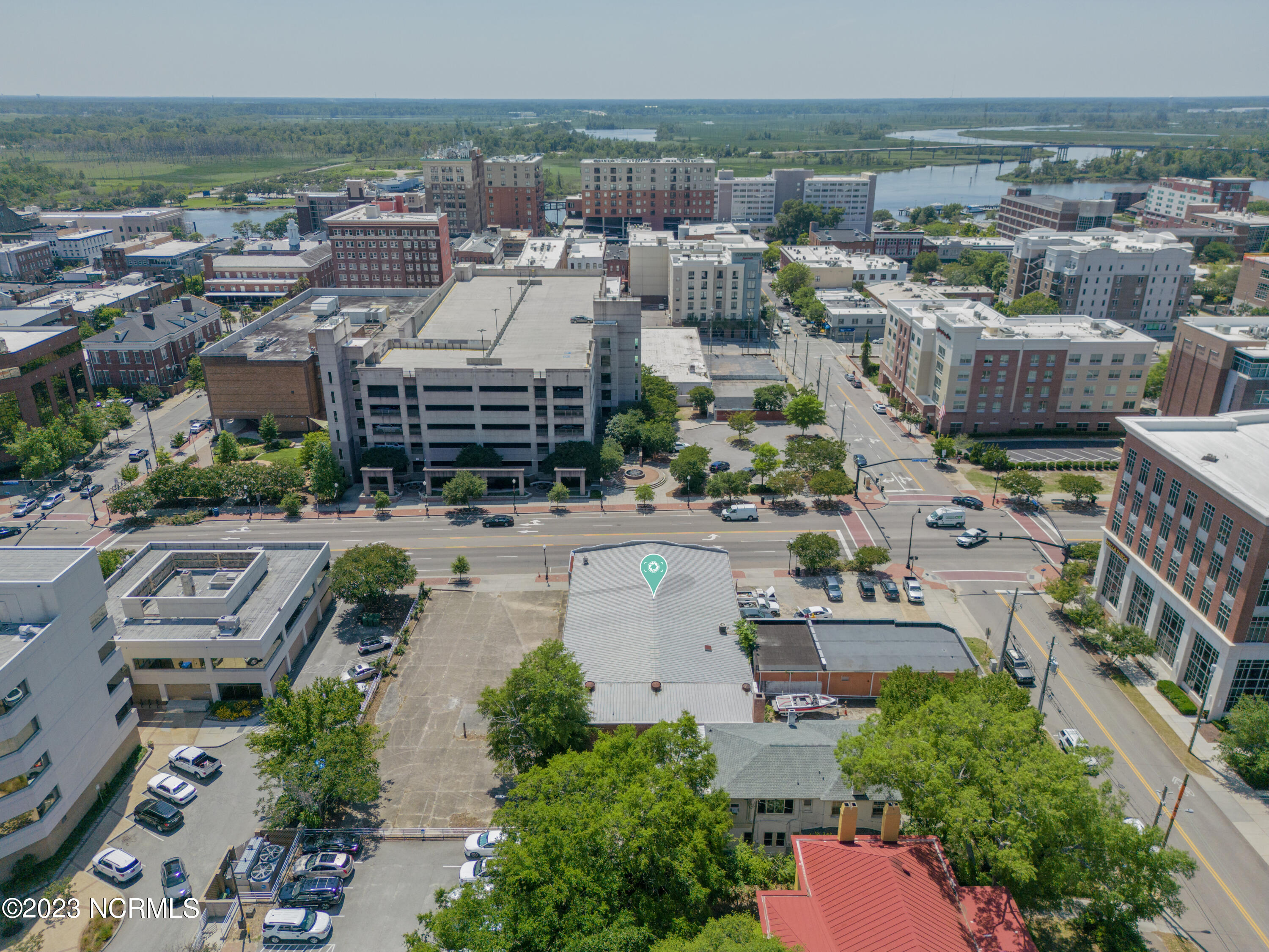 100389934 | Photo 18