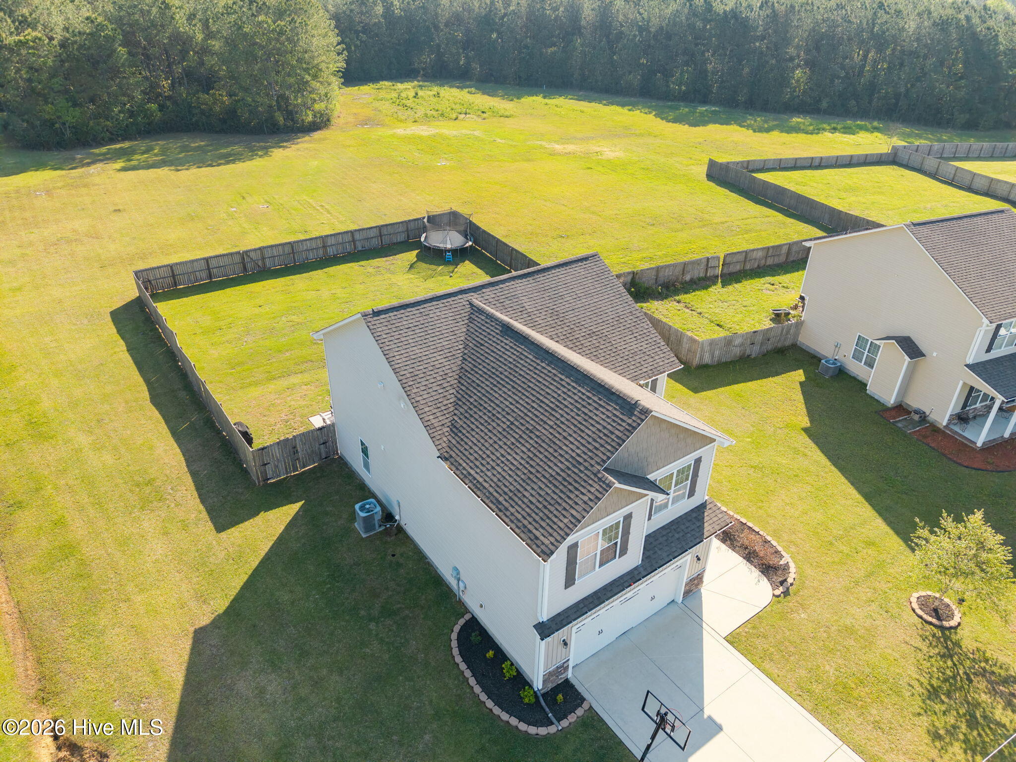 100566701 | Photo 42