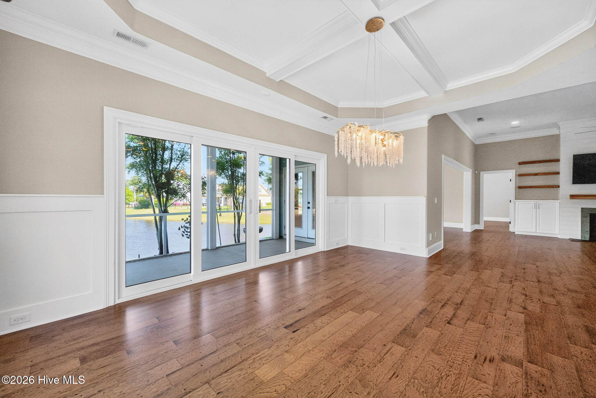 100567612 | Photo 21