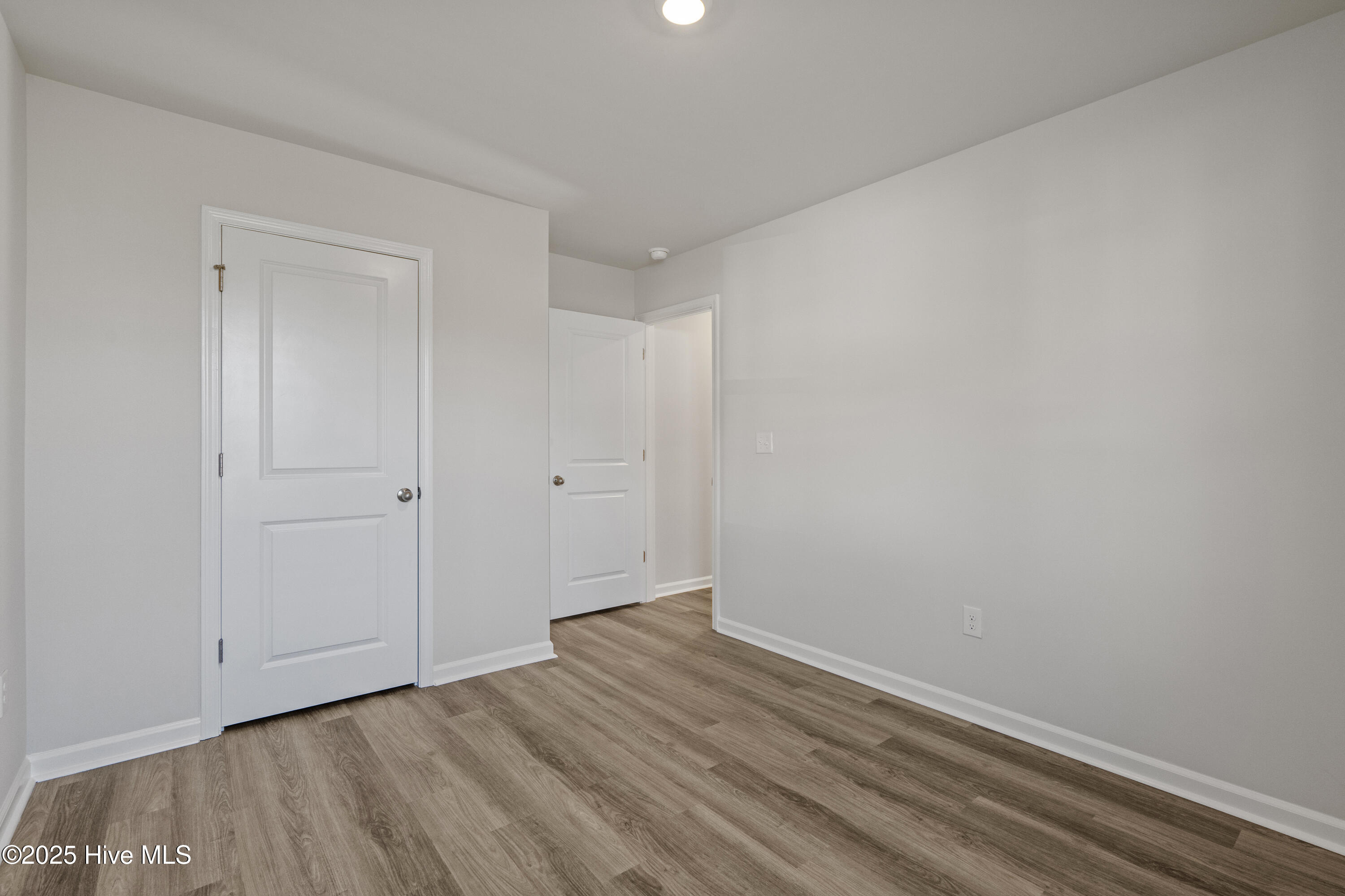 100528308 | Photo 29