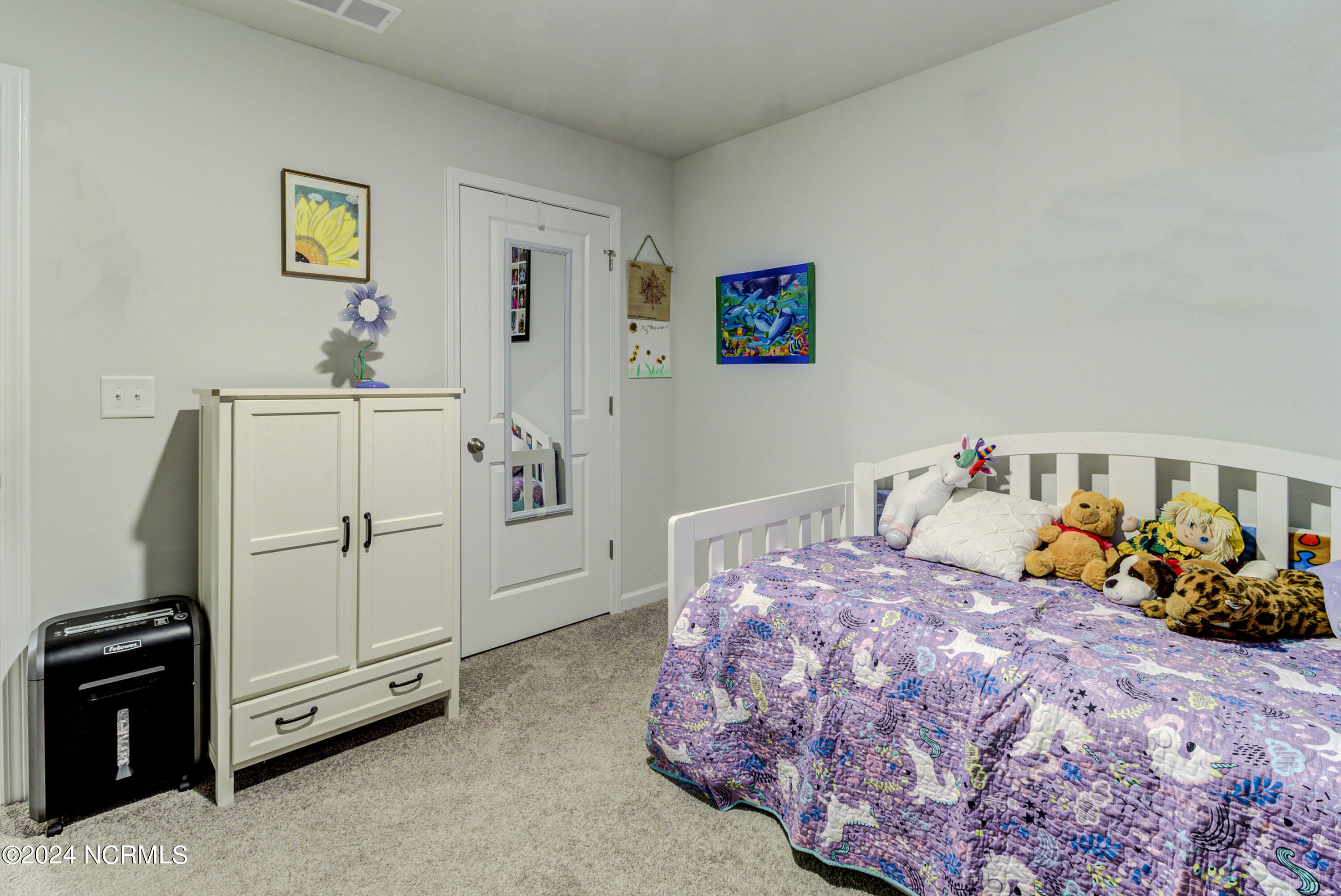 100563722 | Photo 25