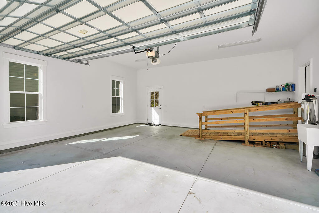 100537536 | Photo 44