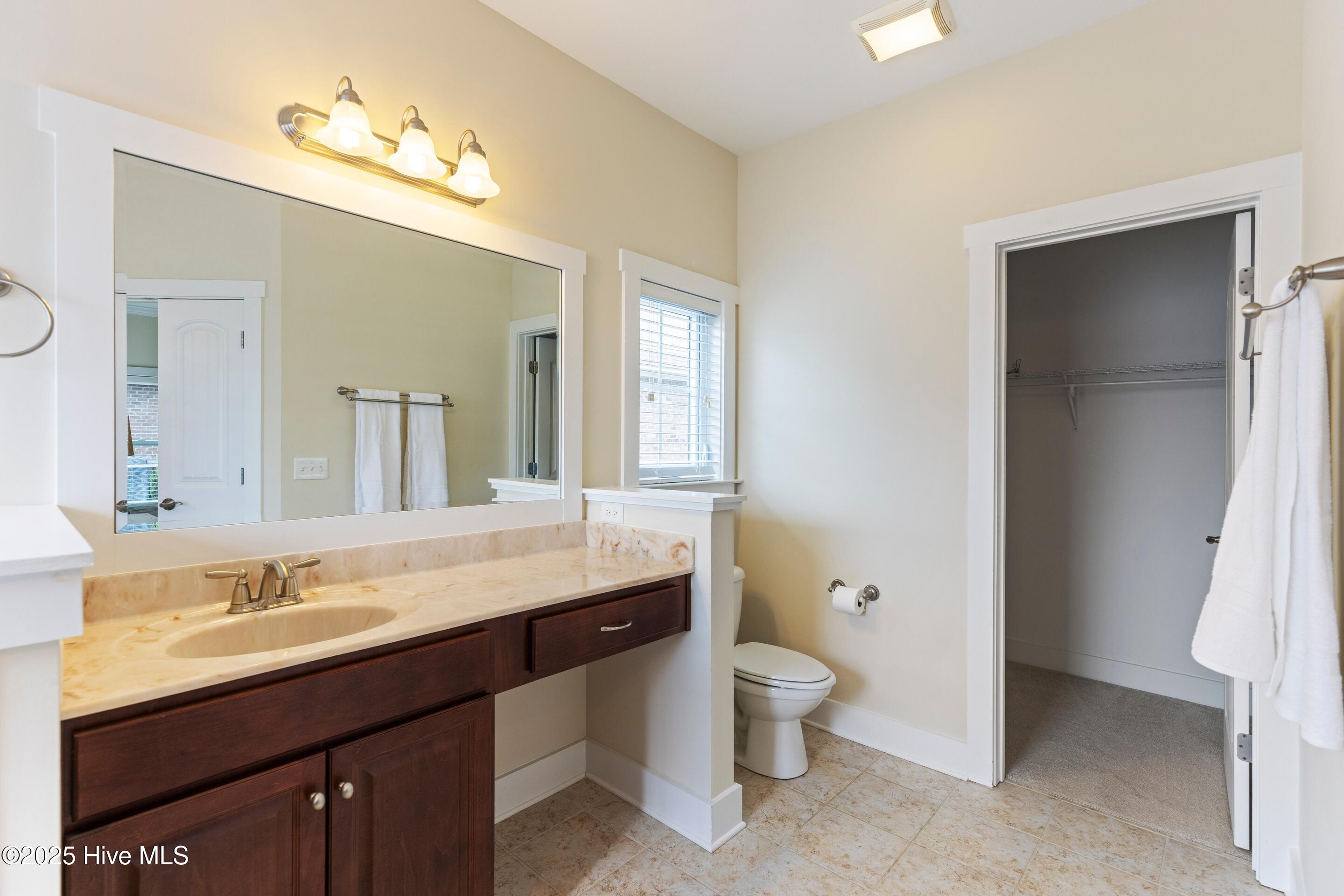 100542778 | Photo 22